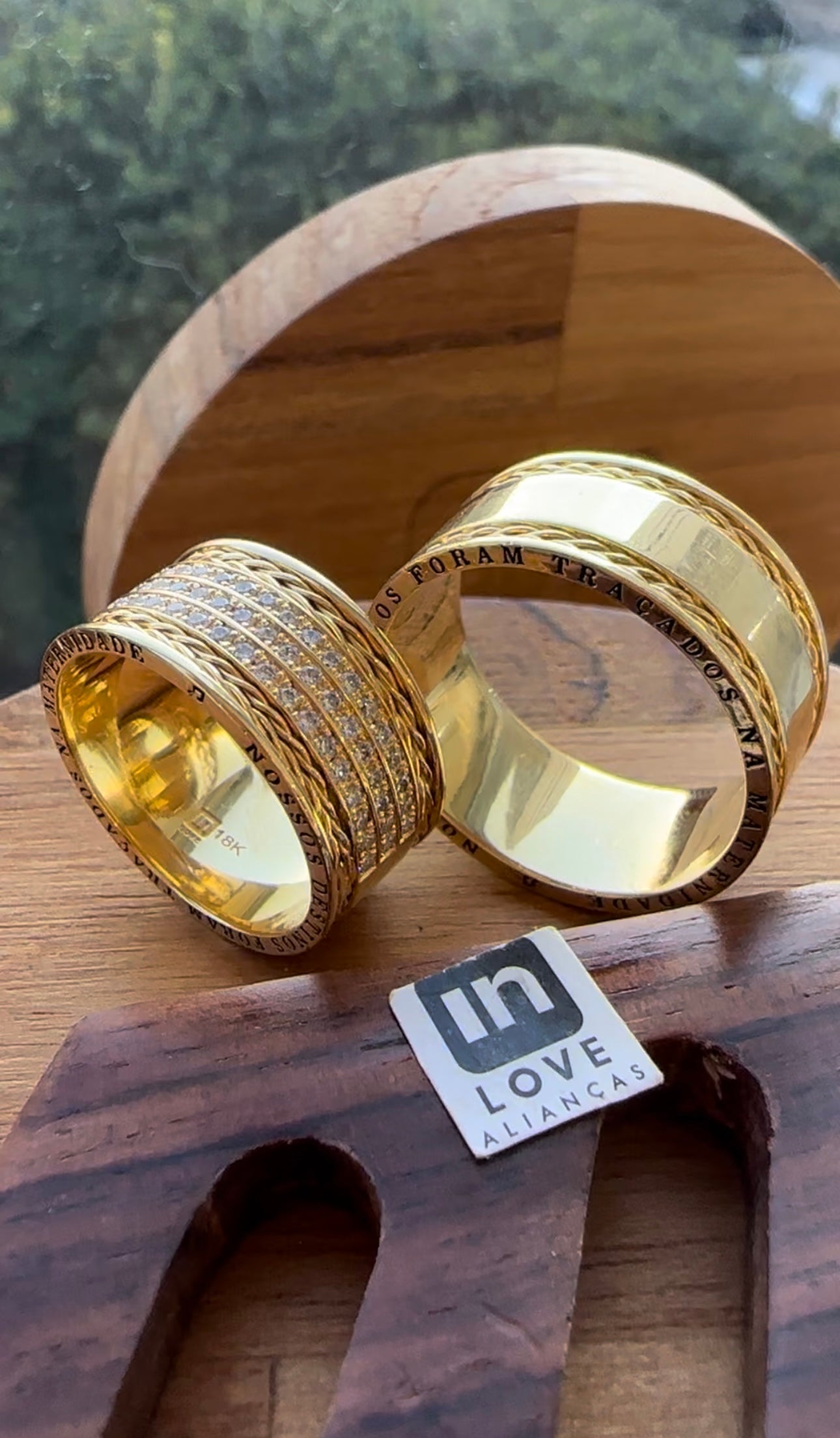 Alianças de Casamento em Puro 18k - Modelo Pra Sempre | 10mm | 12x R$1.665