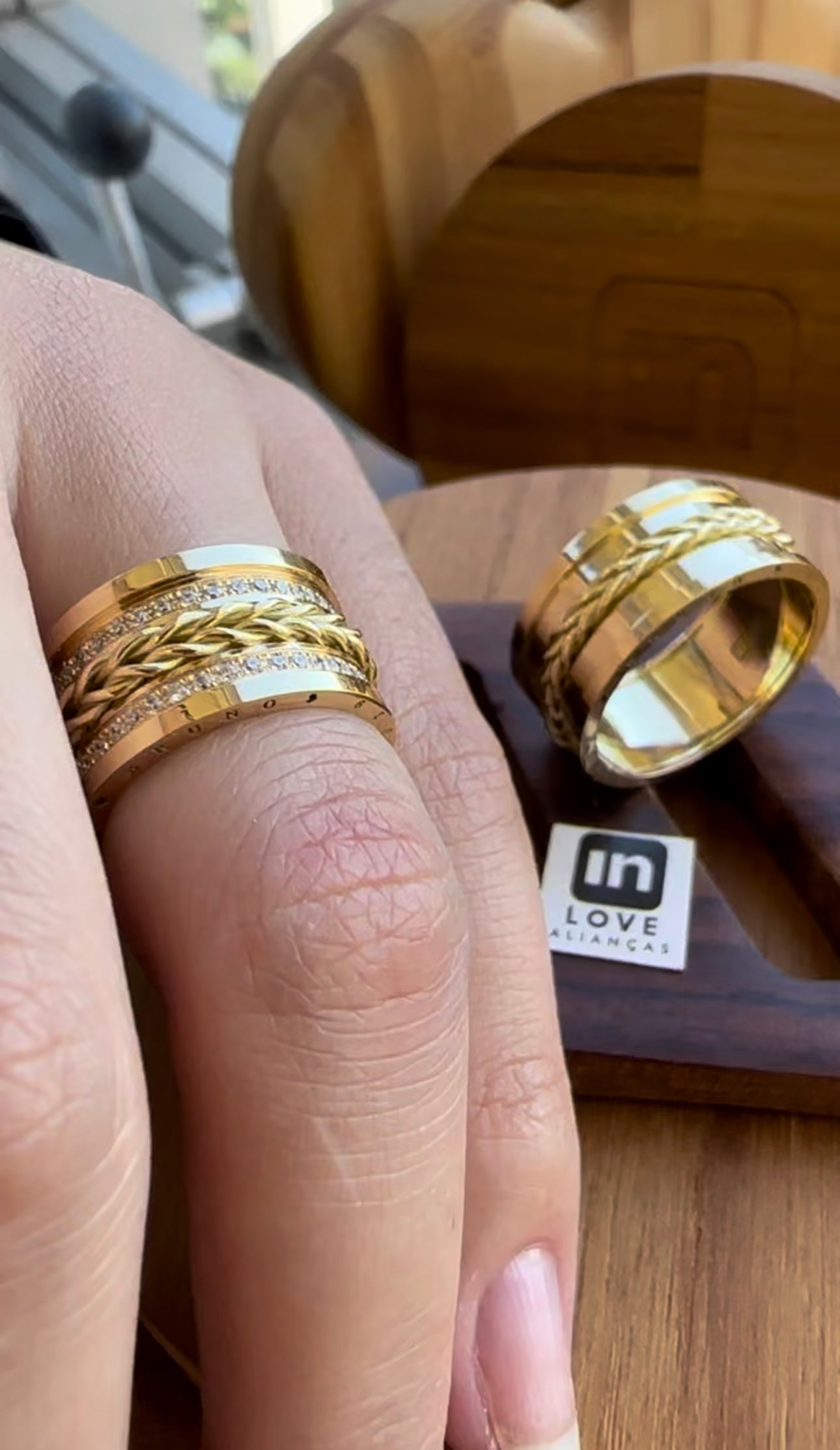 Alianças de Casamento em Ouro 18k - Modelo Nosso Santo Bateu| 10mm | 12x R$1.582,5