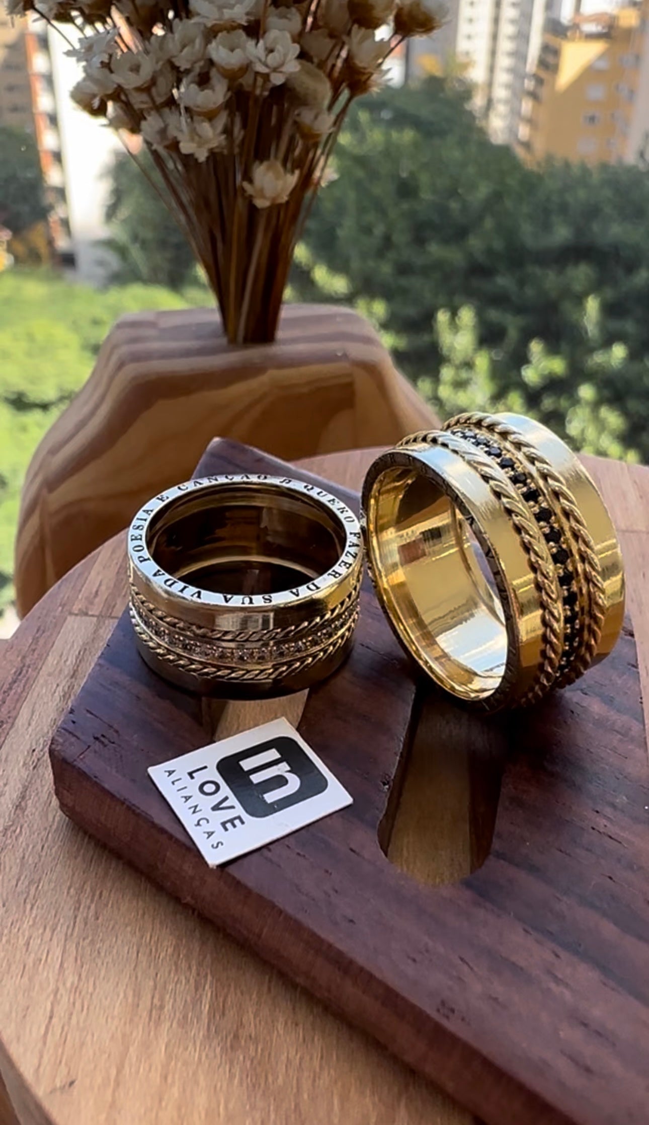Alianças de Casamento em Ouro 18k - Modelo Bem Que Se Quis | 10mm | 12x R$1.723,33