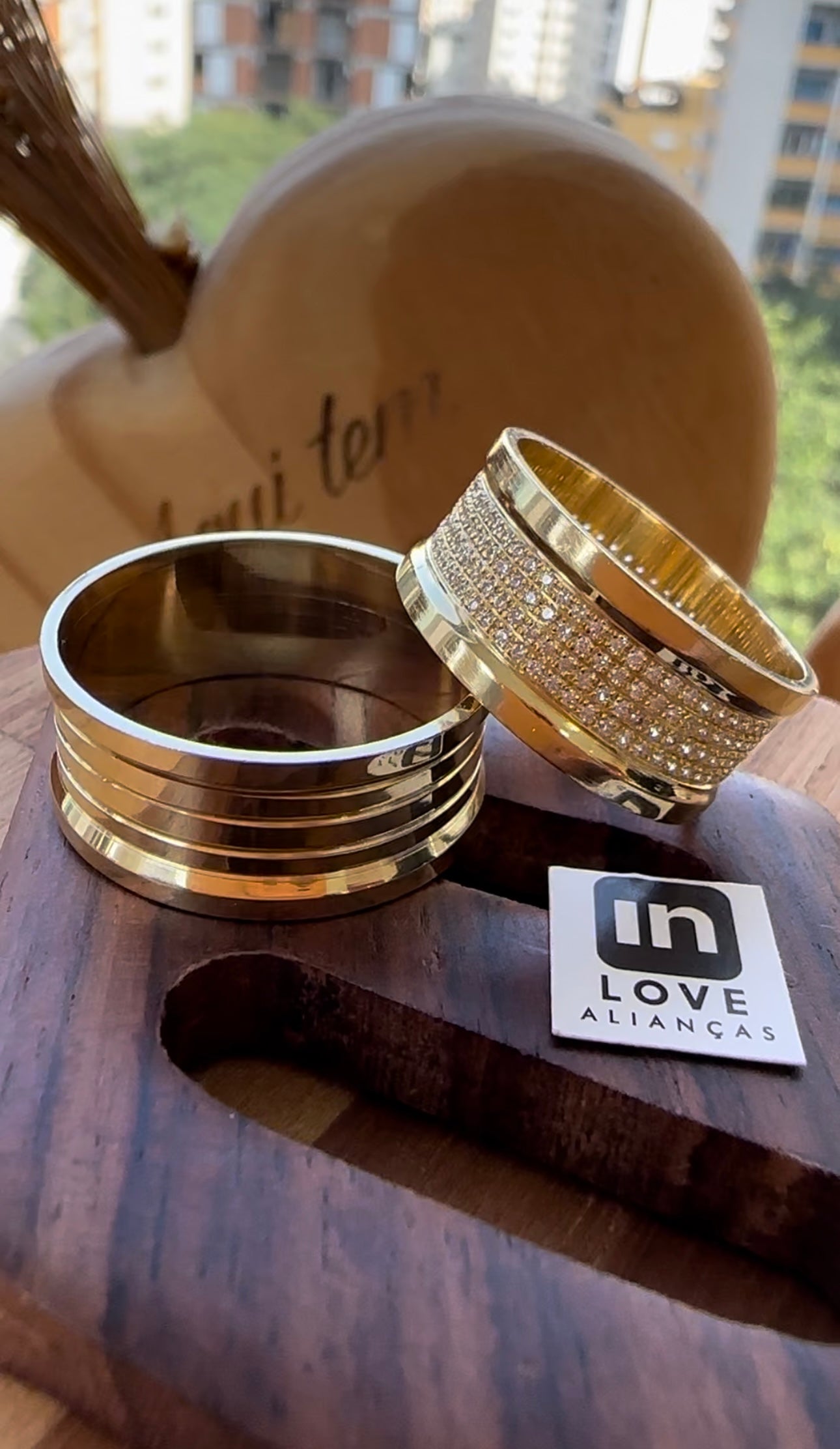 Alianças de Casamento em Ouro 18k - Modelo Maldivas | 9mm | 12x R$833