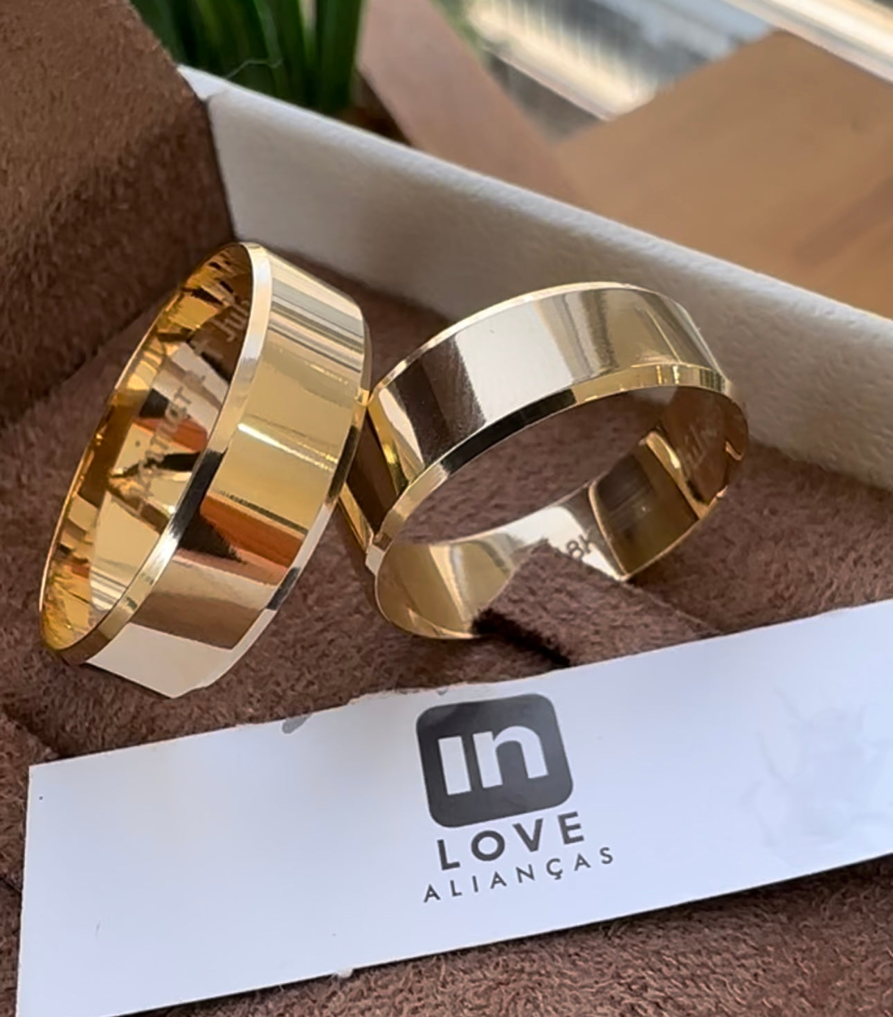Alianças de Casamento em Ouro 18k - Modelo Sonho Bom | 6mm | 12x R$499