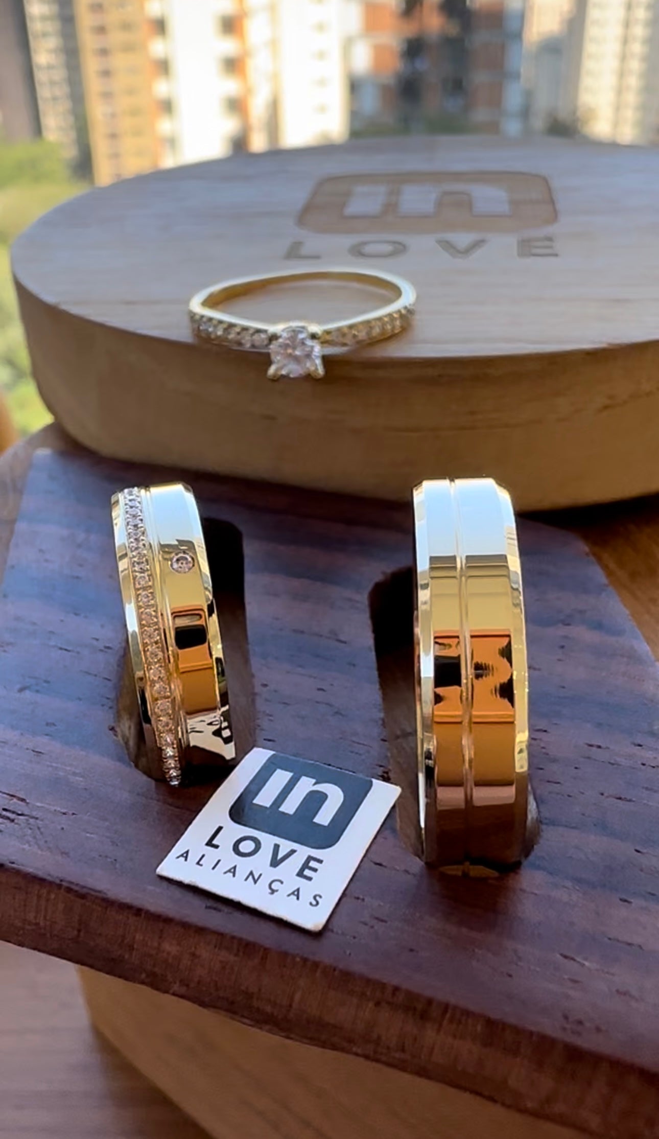 Alianças de Casamento em Ouro 18k - Modelo Chamego | 5mm | 12x R$416