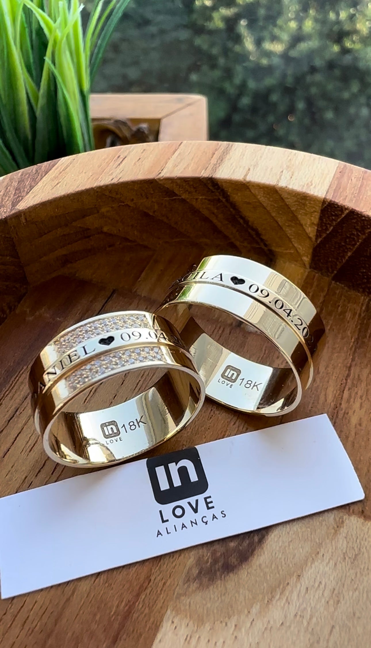 Alianças de Casamento em Ouro 18k - Modelo Par Perfeito | 8mm | 12x R$816,66