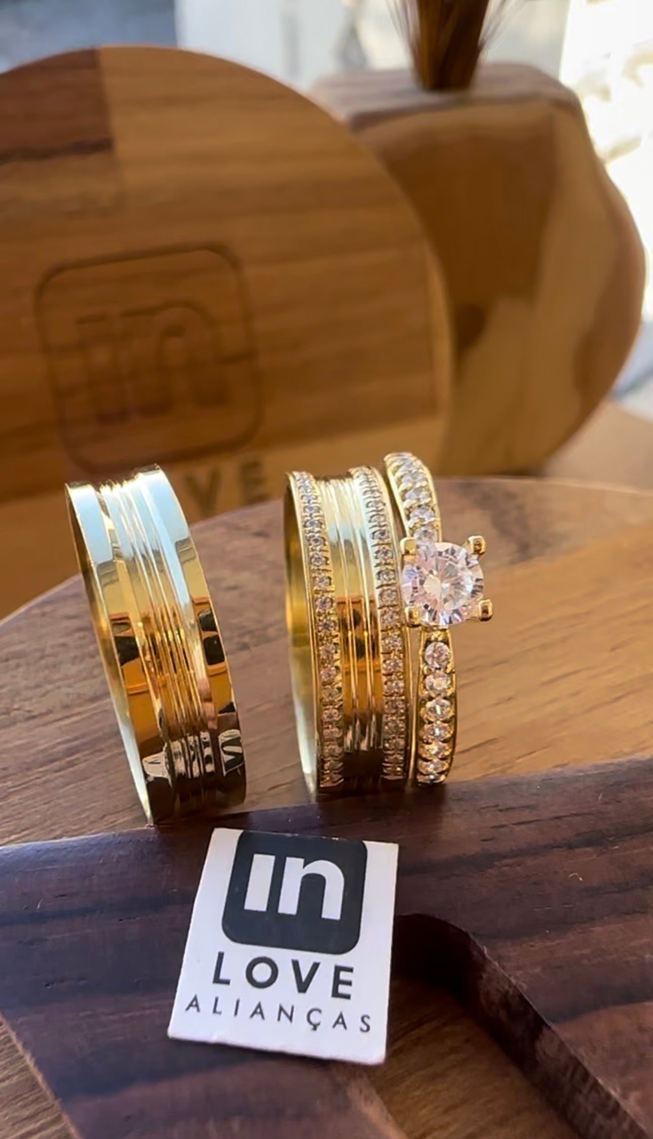 Alianças de Casamento em Ouro 18k - Modelo Paraíso | 5mm | 12x R$333