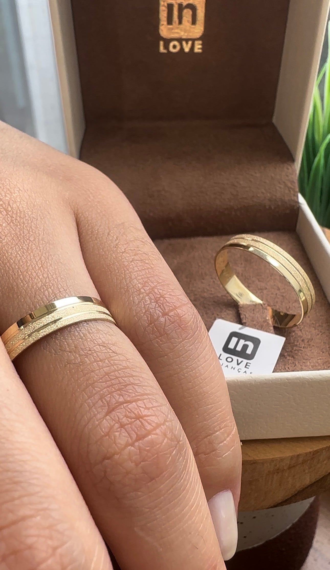 Alianças de Casamento em Ouro 18k - Modelo Agreste | 4mm | 12x R$250