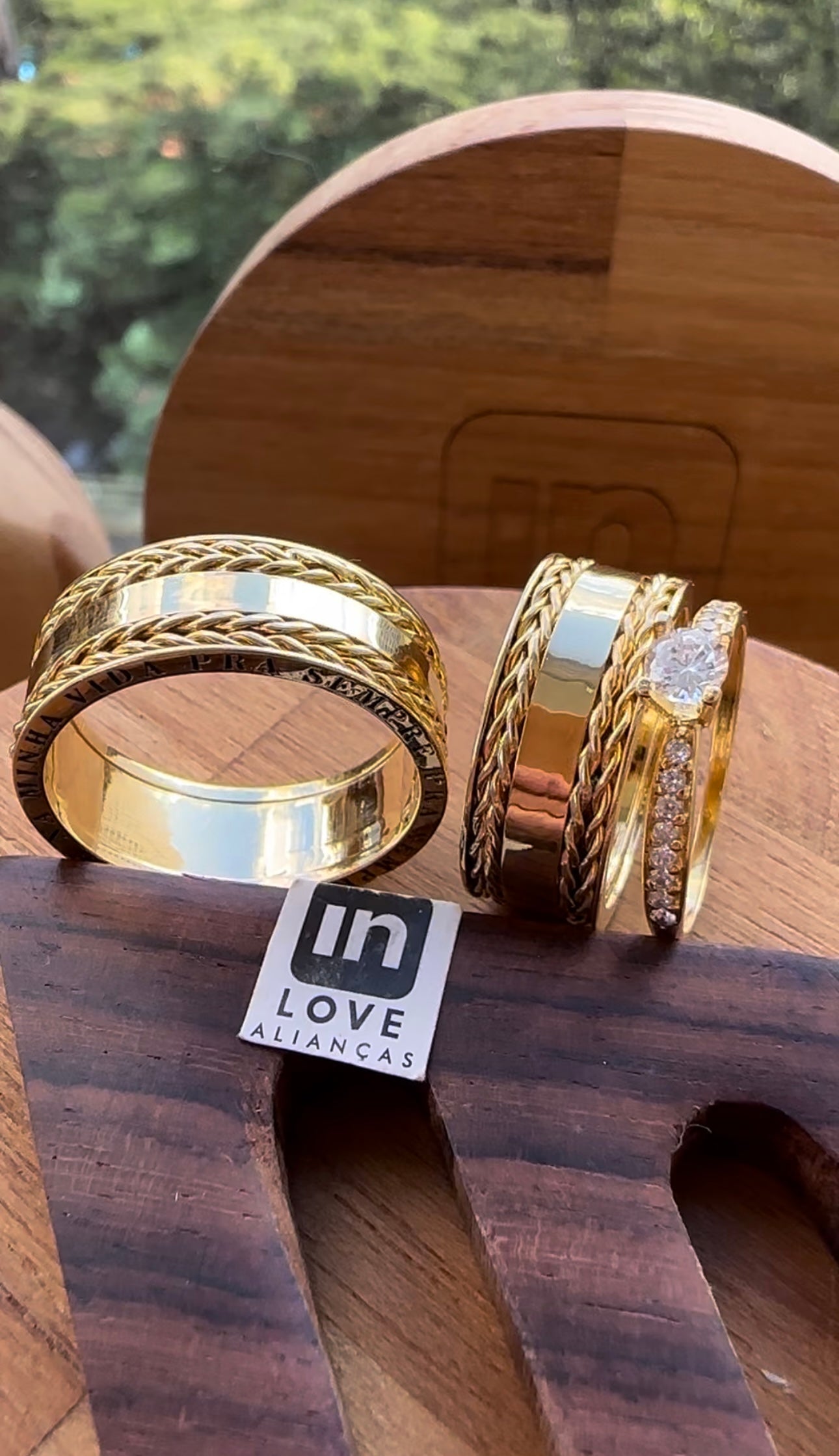 Alianças de Casamento em Ouro 18k - Modelo Pra Sempre | 8mm | 12x R$1.453,33