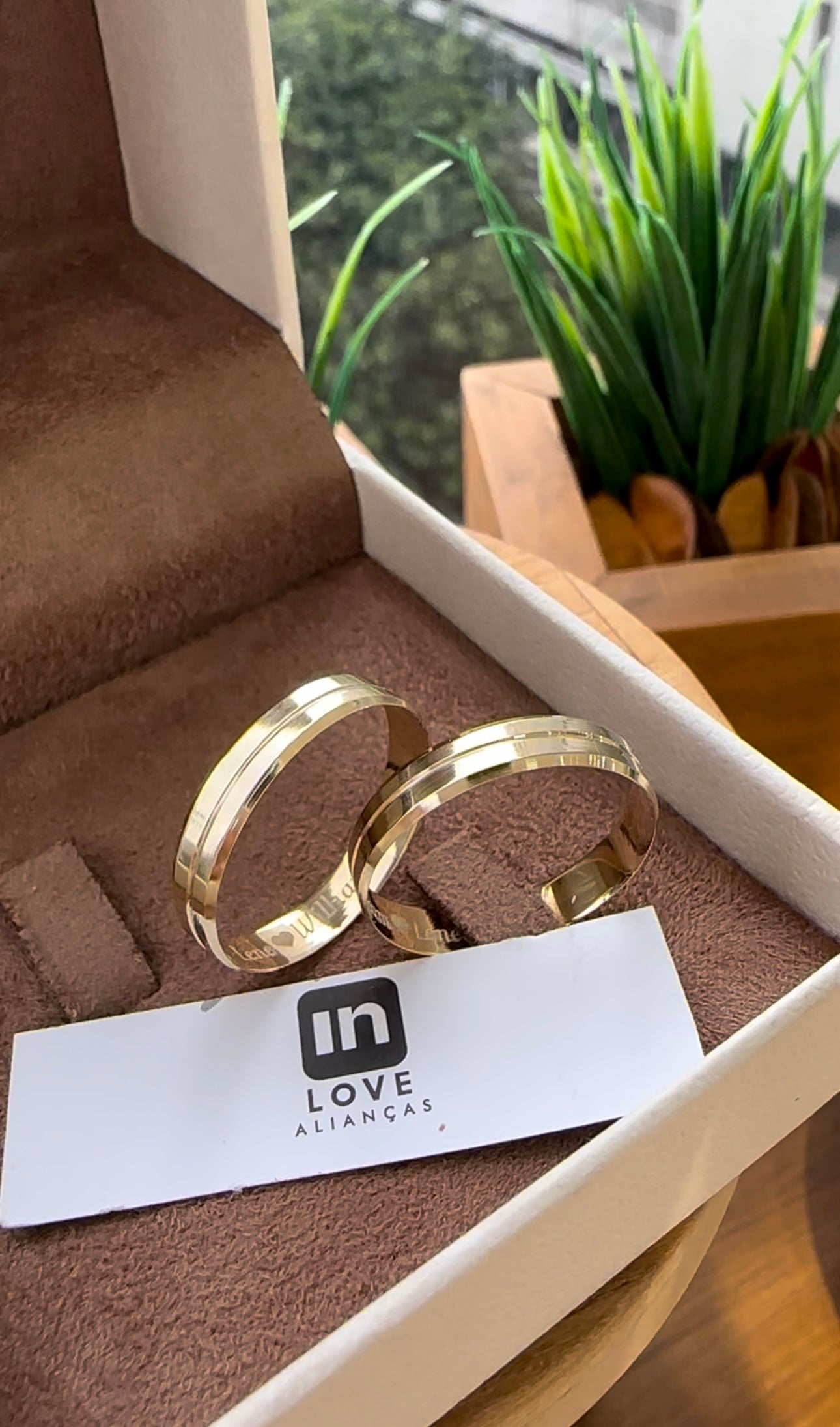 Alianças de Casamento em Ouro 18k - Modelo Denguinho | 4mm | 12x R$291,66