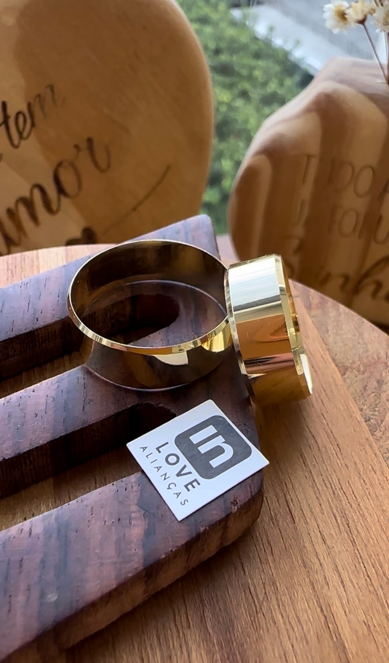 Alianças de Casamento em Ouro 18k - Modelo Sonho Bom | 7mm | 12x R$499