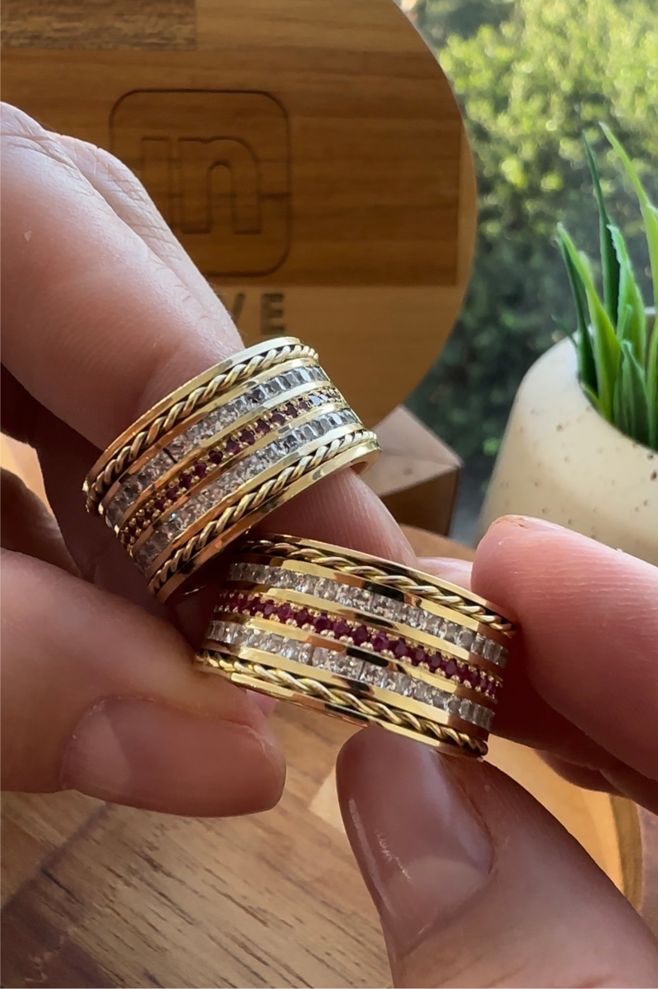 Alianças de Casamento em Ouro 18k - Modelo Ágape Duo | 10mm | 12x R$2.081,66