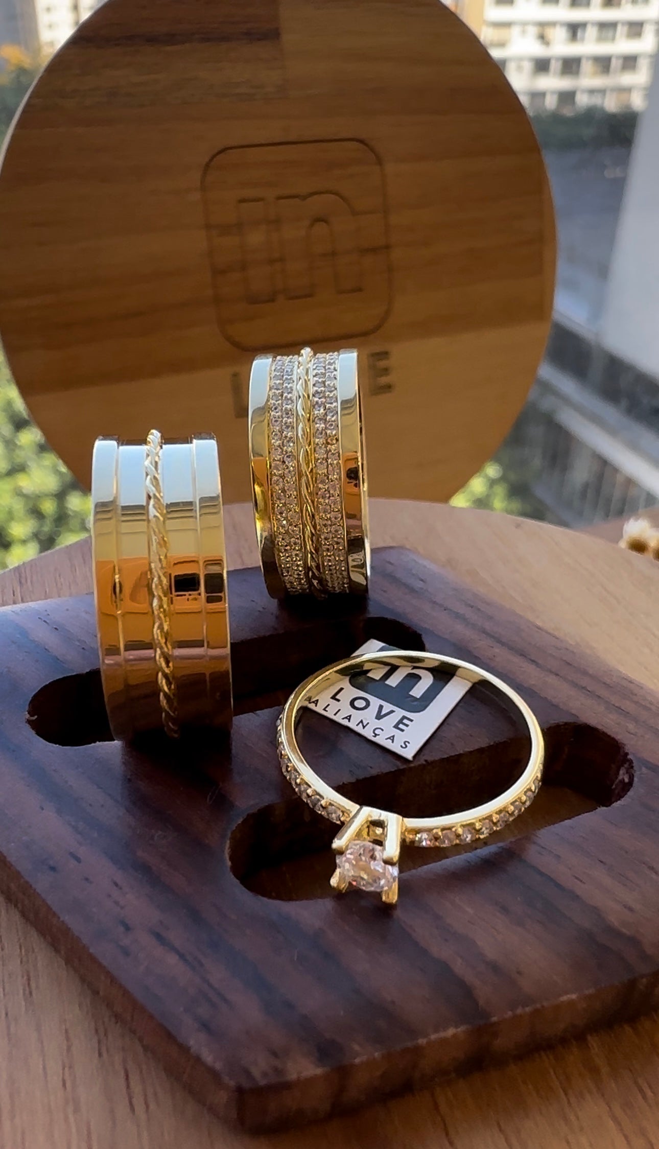 Alianças de Casamento em Ouro 18k - Modelo Desejo | 8mm | 12x R$861,66
