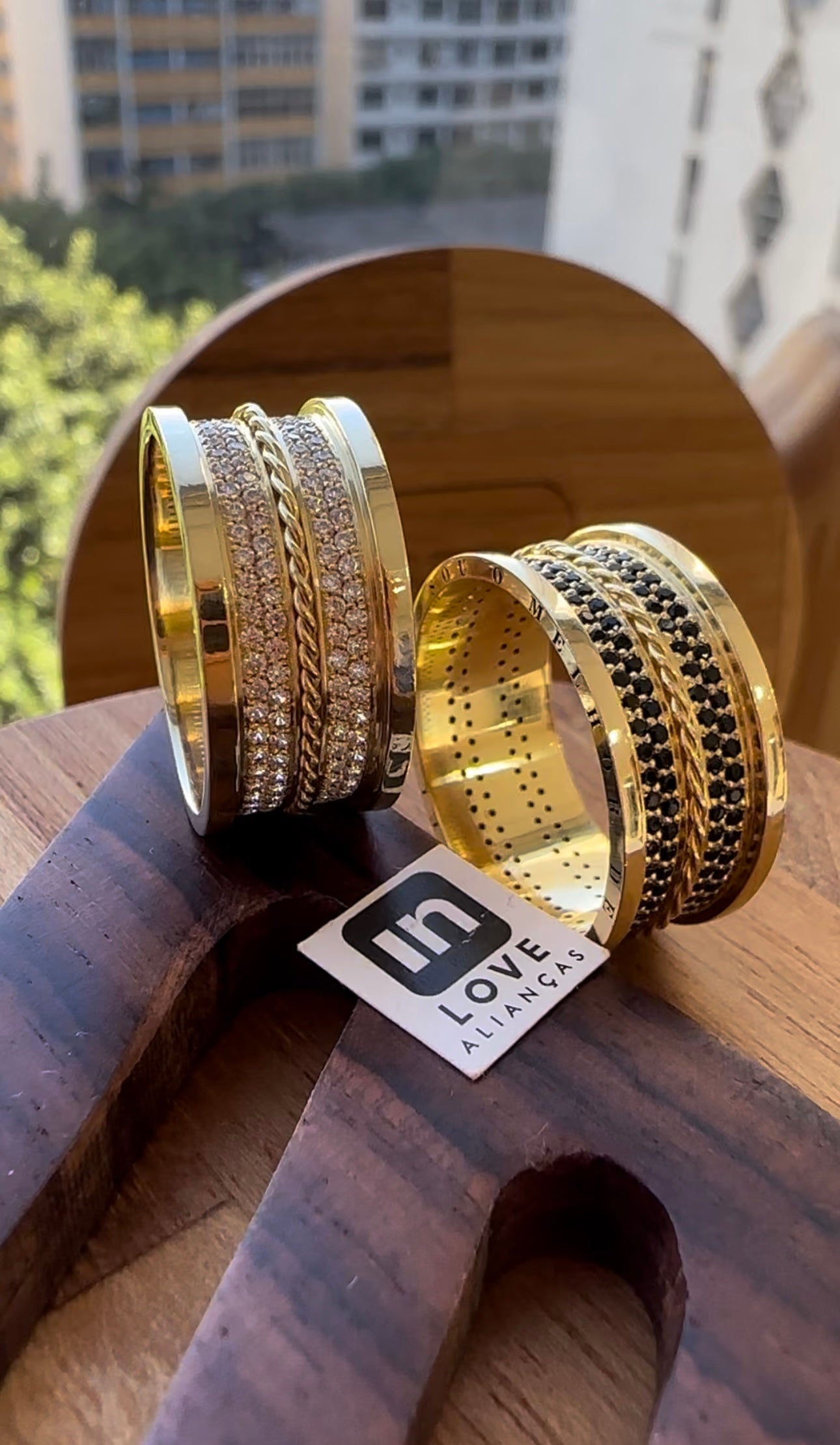 Alianças de Casamento em Ouro 18k - Modelo Desejo | 10mm | 12x R$1.249.1