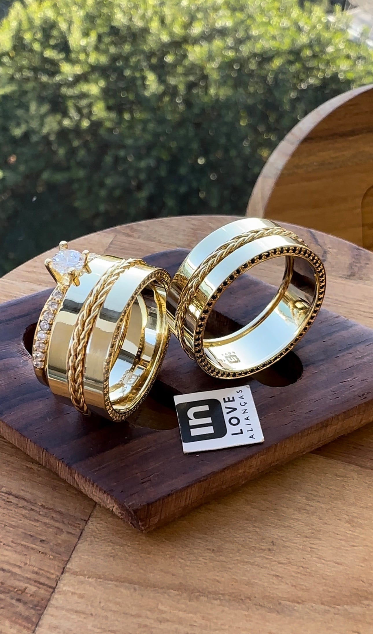 Alianças de Casamento em Ouro 18k - Modelo Talismã | 8mm | 12x R$999