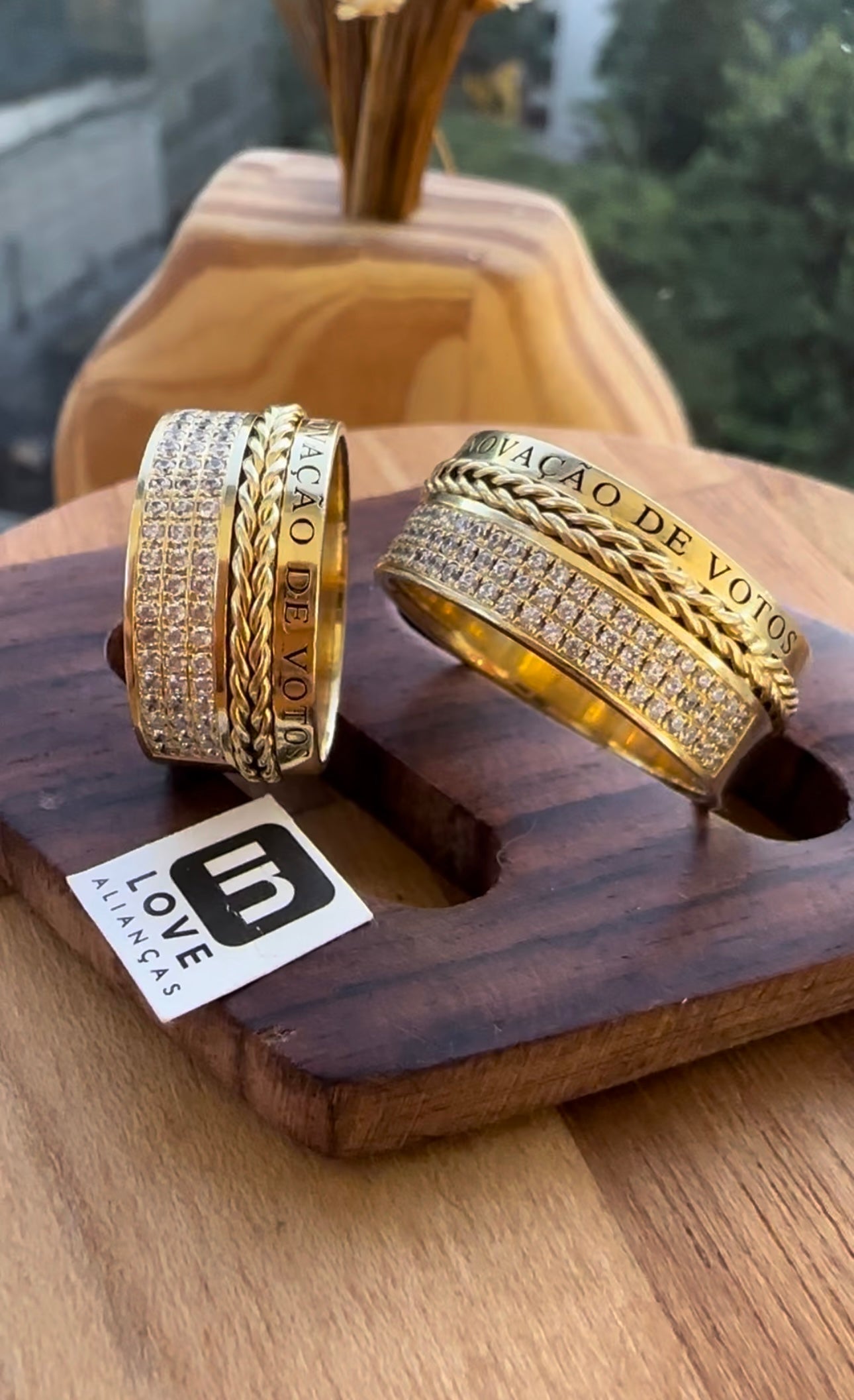 Alianças de Casamento em Ouro 18k - Modelo Renovação | 9mm | 12x R$1.390