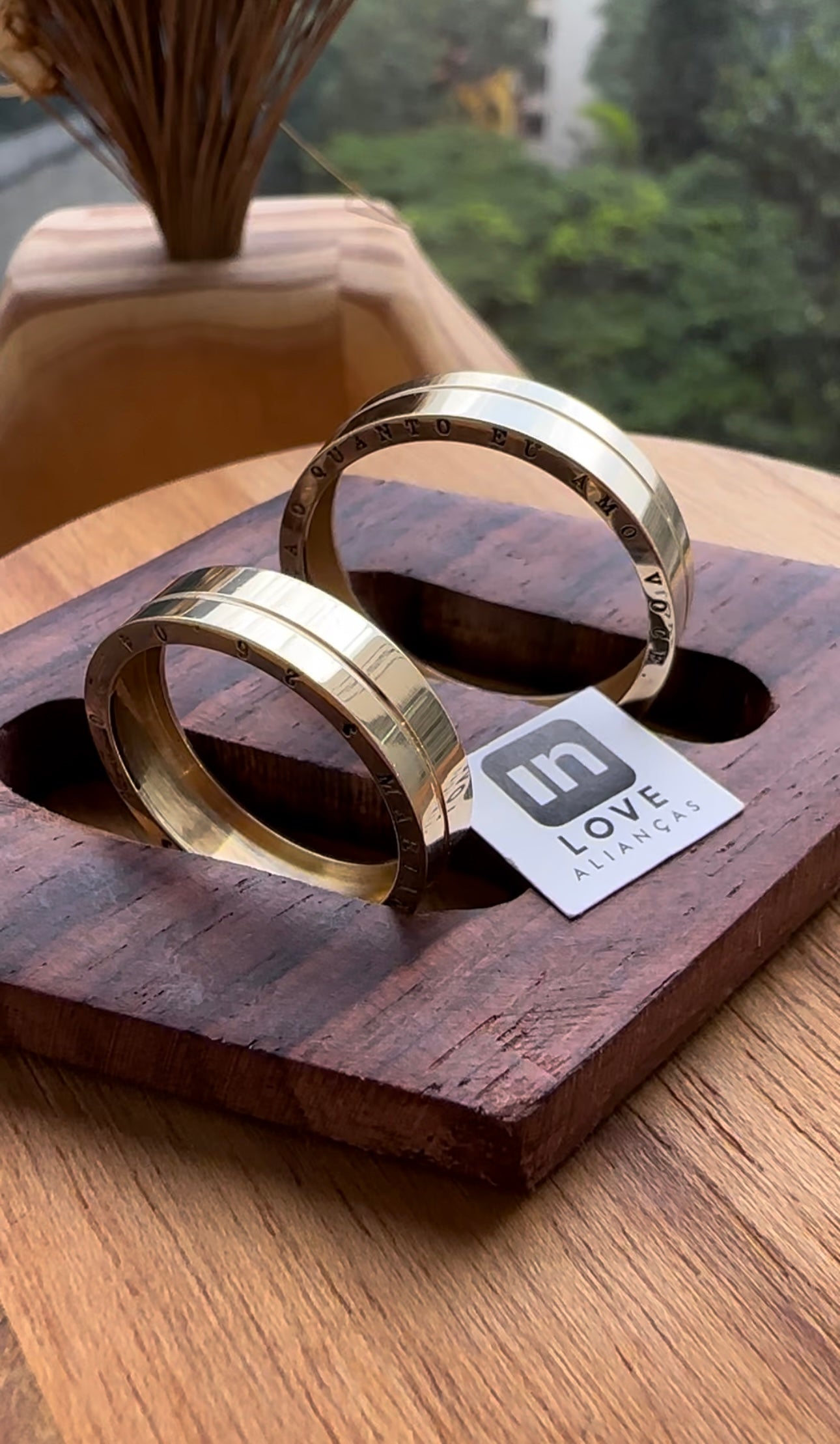 Alianças de Casamento em Ouro 18k - Modelo Afago | 5mm | 12x R$582.5