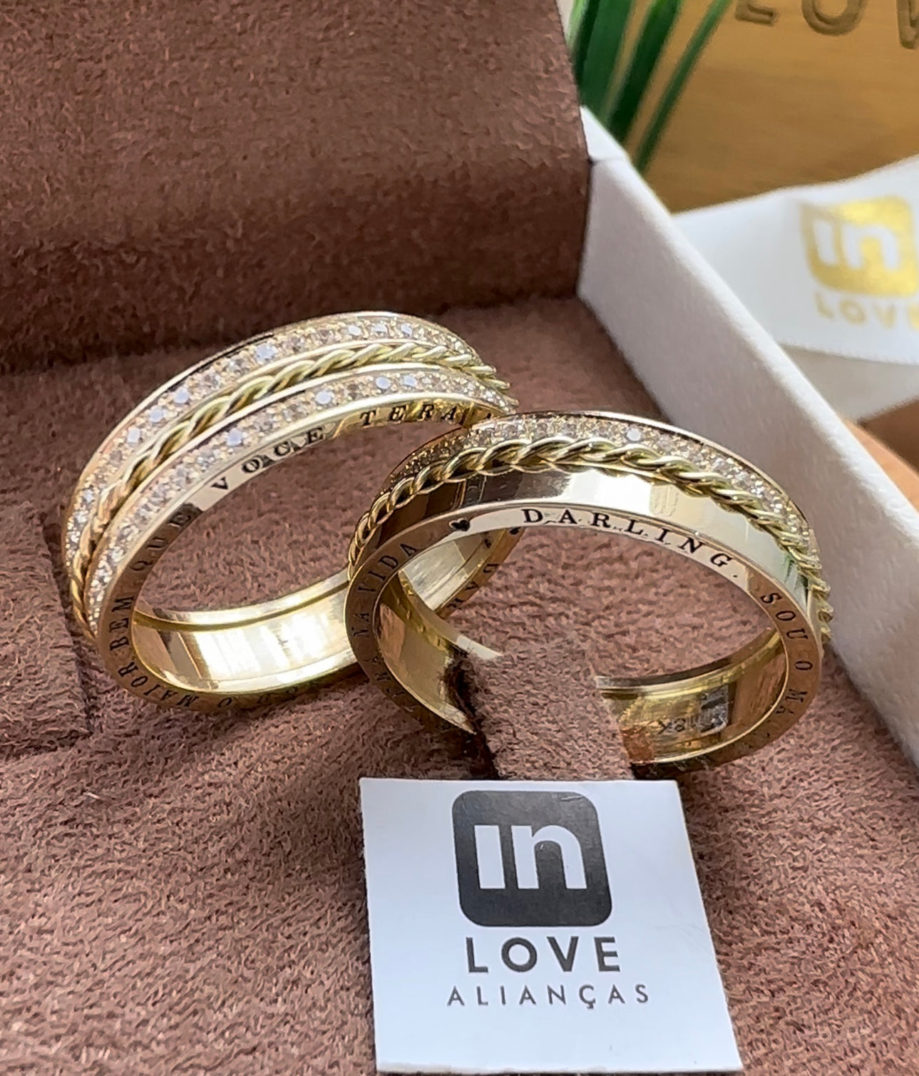Alianças de Casamento em Ouro 18k - Modelo Doce Amor | 5mm | 12x R$978,33