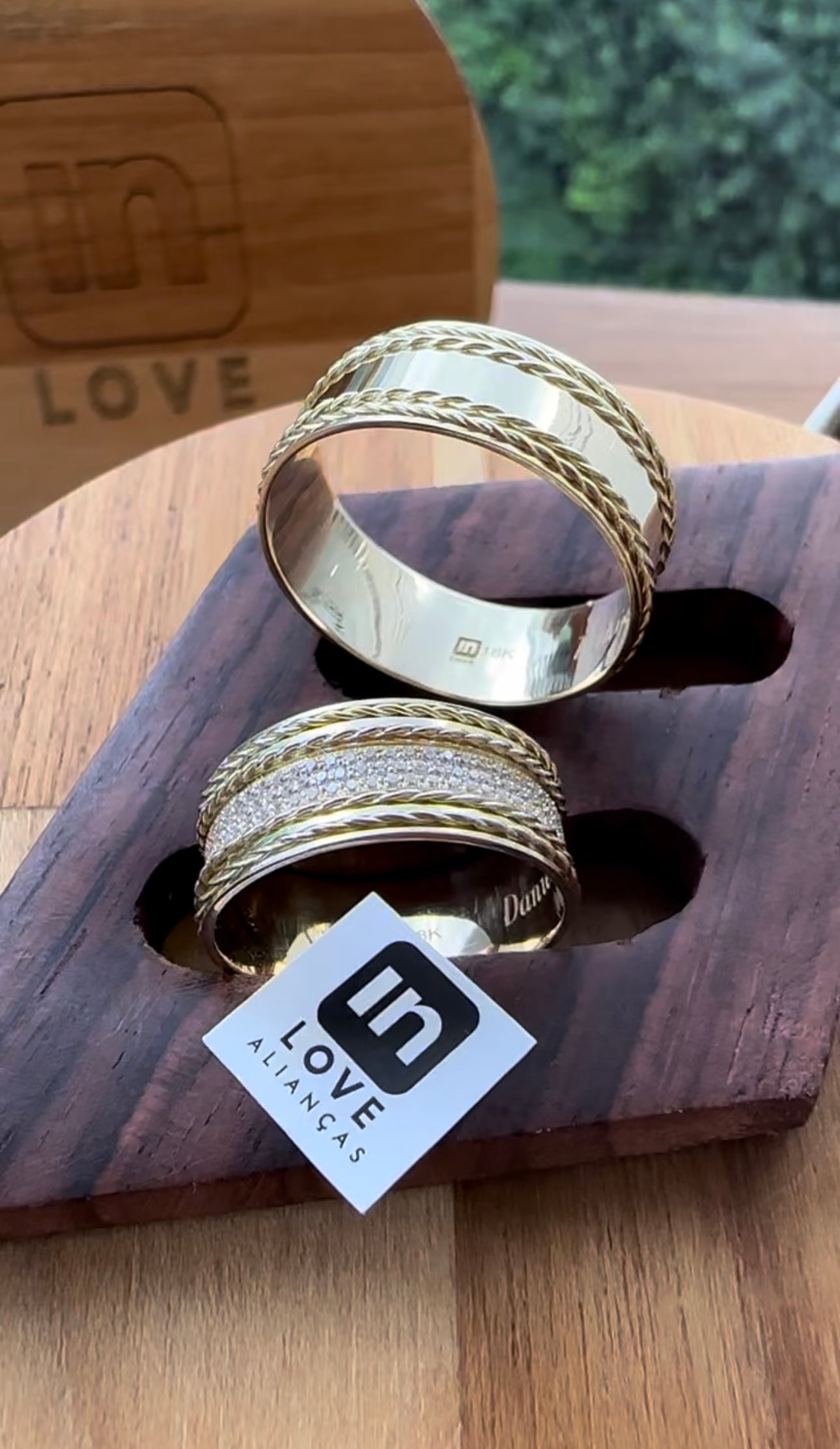 Alianças de Casamento em Ouro 18k - Modelo Bem Querer | 8mm | 12x R$1.030