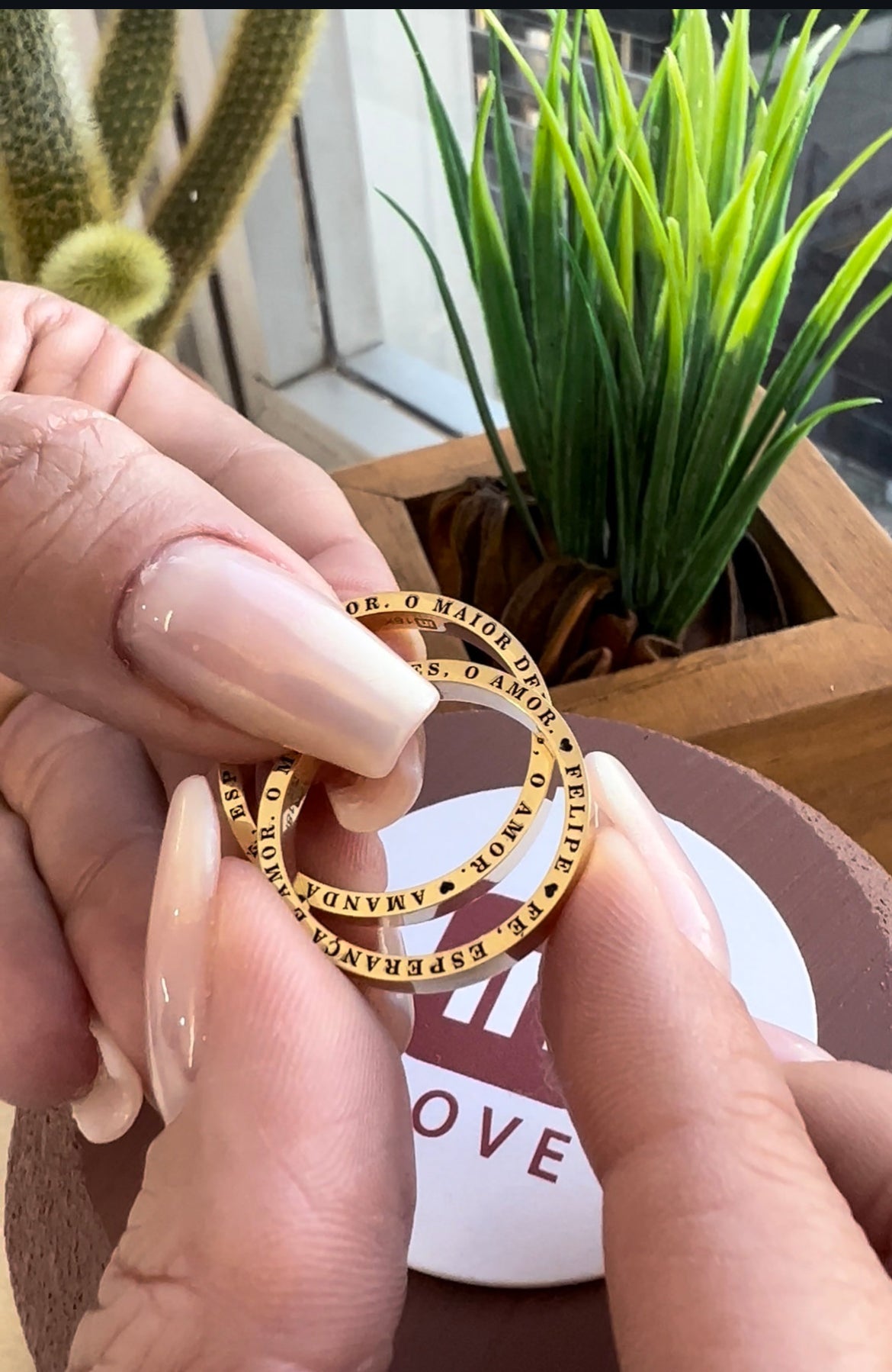 Alianças de Casamento em Ouro 18k - Modelo Frases do Amor | 3mm | 12x R$699