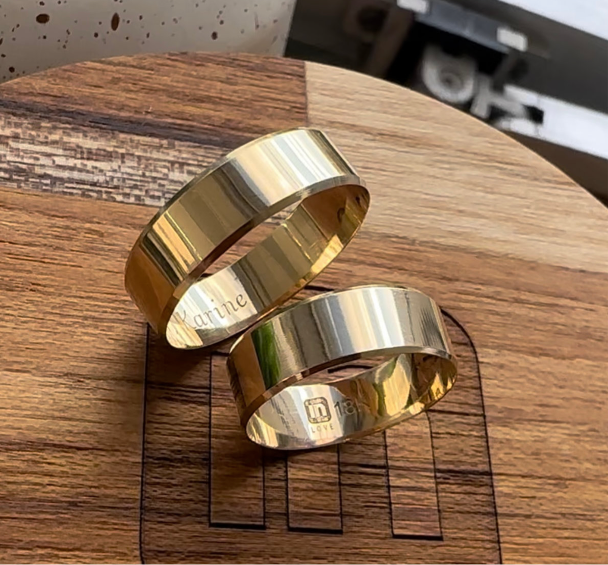 Alianças de Casamento em Ouro 18k - Modelo Sonho Bom | 6mm | 12x R$499