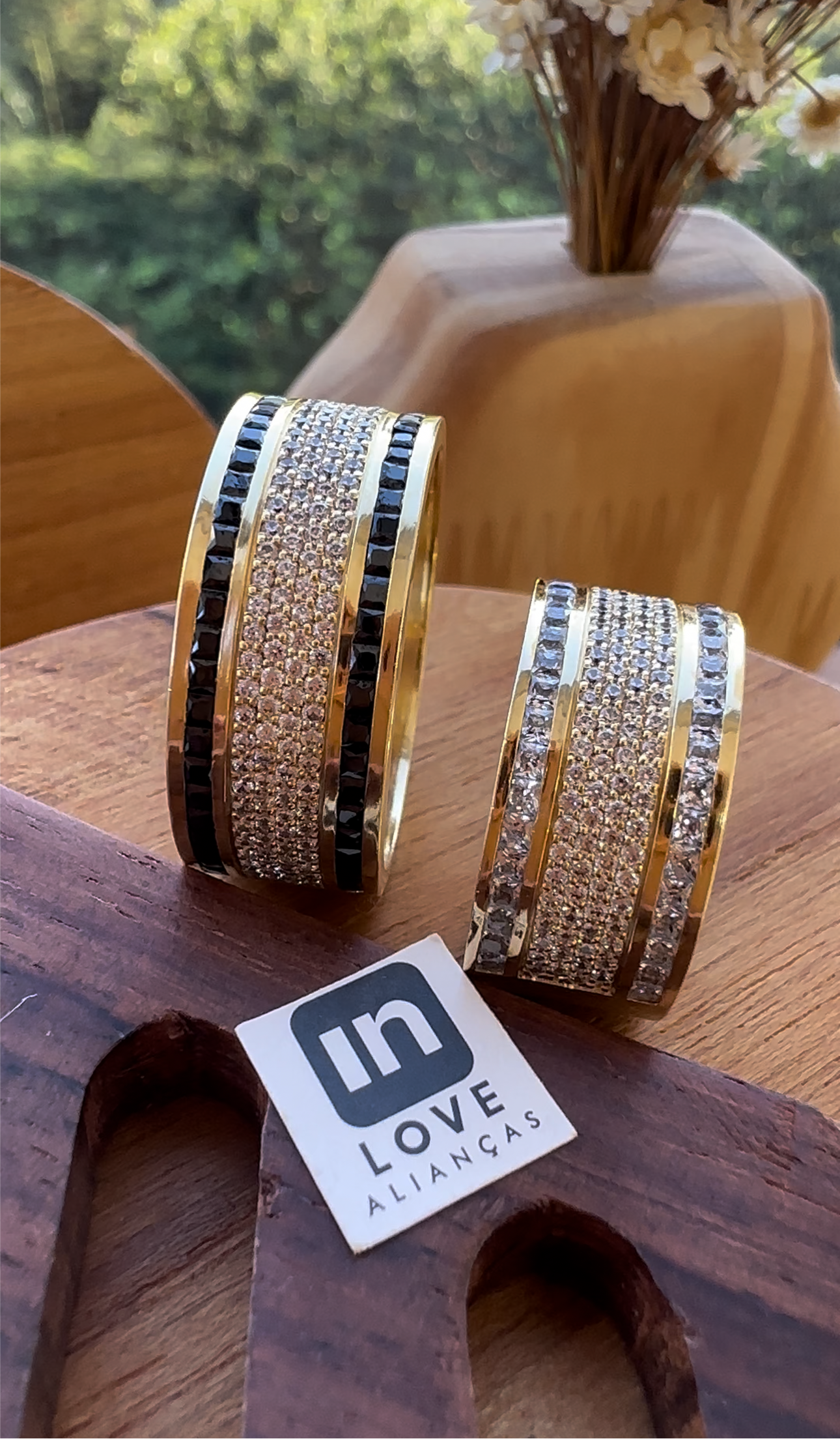 Alianças de Casamento em Ouro 18k - Modelo Afrodite | 10mm | 12x R$1.990