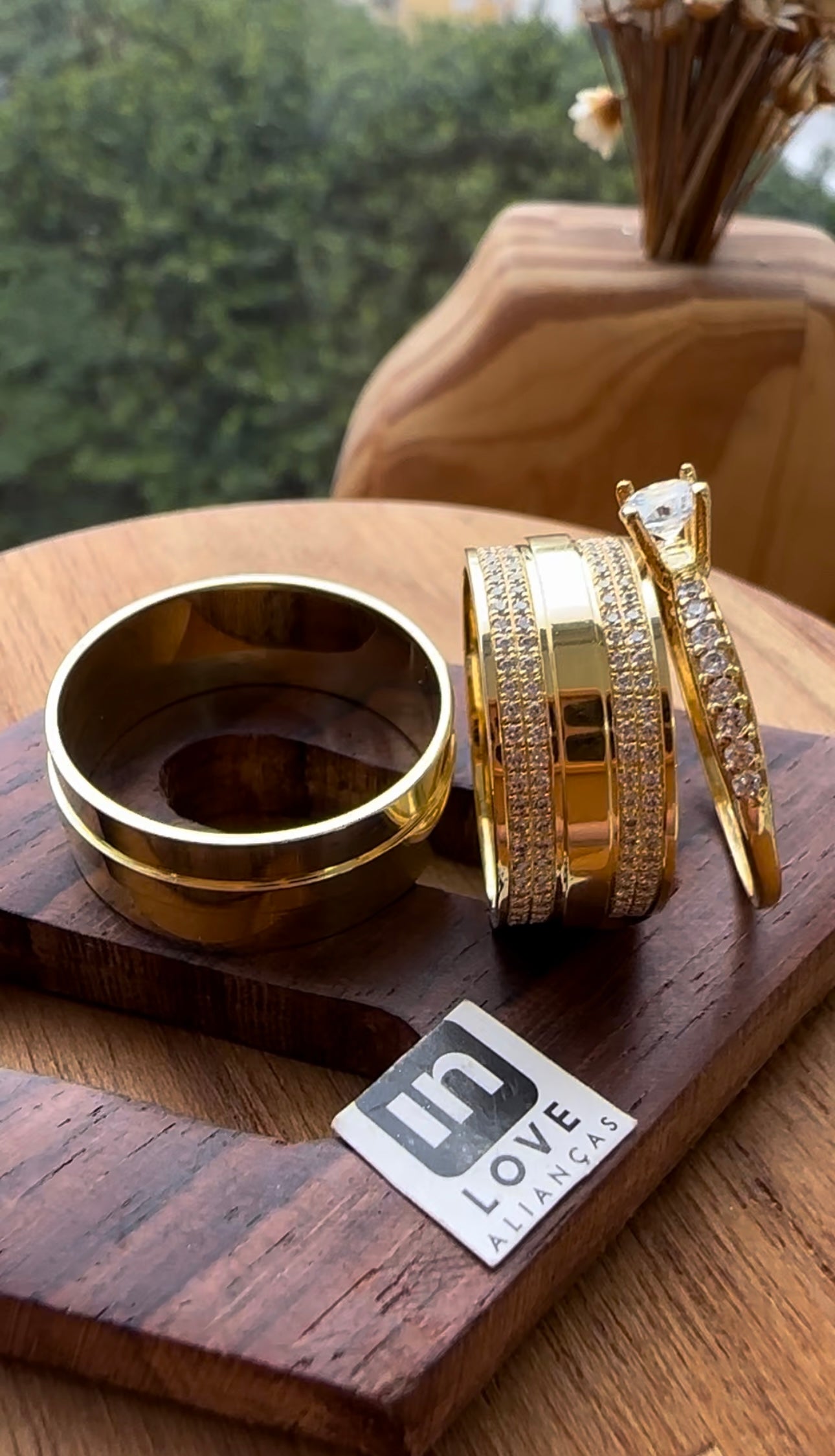 Alianças de Casamento em Ouro 18k - Modelo Perfeição | 8mm | 12x R$833