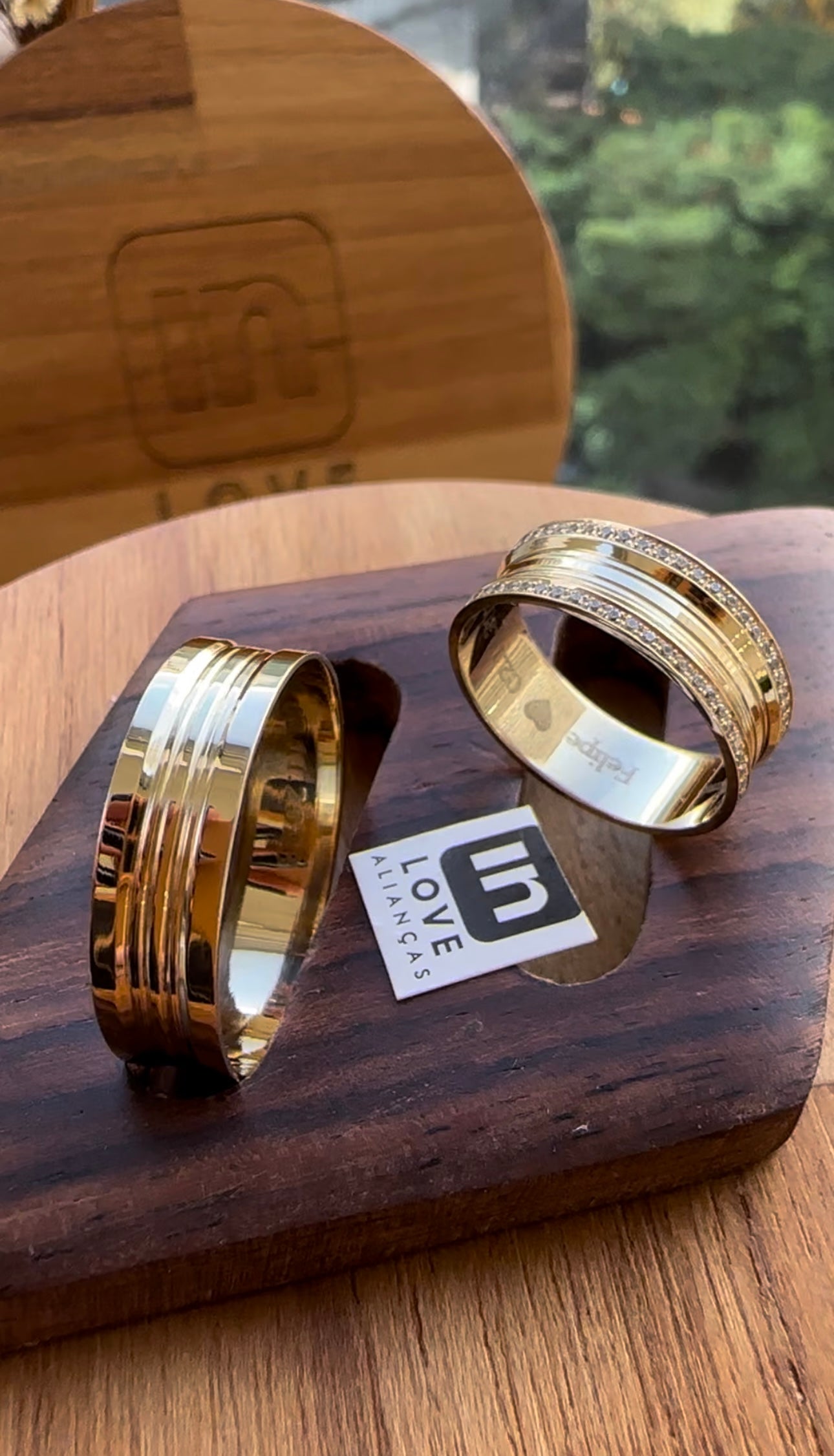 Alianças de Casamento em Ouro 18k - Modelo Paraíso | 6mm | 12x R$416