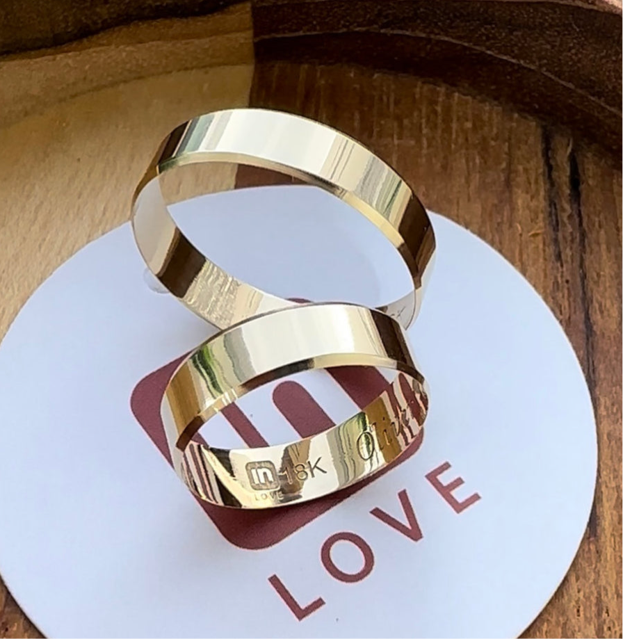 Alianças de Casamento em Ouro 18k - Modelo Sonho Bom | 5mm | 12x R$399