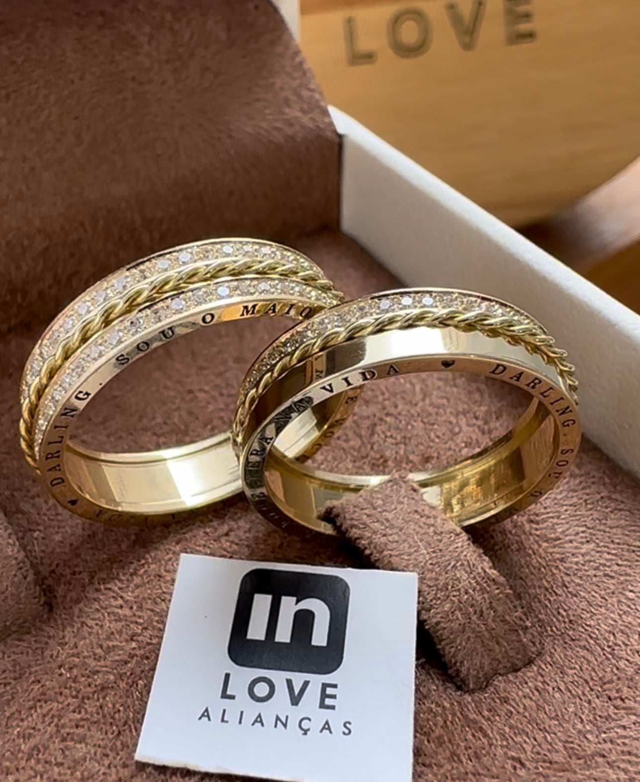 Alianças de Casamento em Ouro 18k - Modelo Doce Amor | 5mm | 12x R$978,33