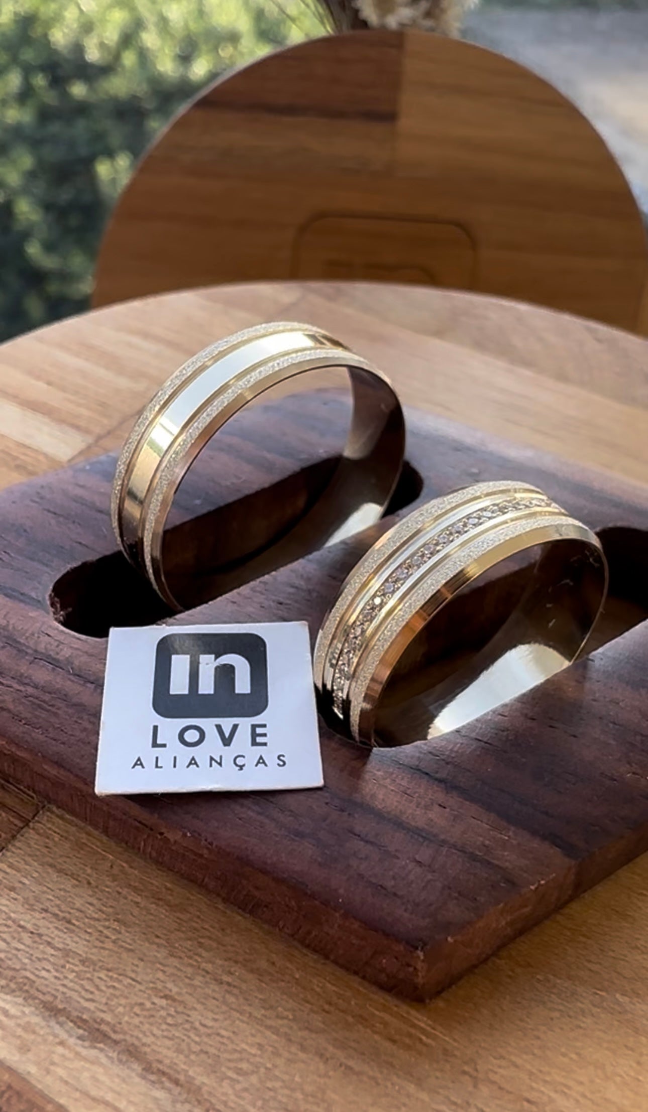 Alianças de Casamento em Ouro 18k- Modelo Capricho | 6mm | 12x R$499