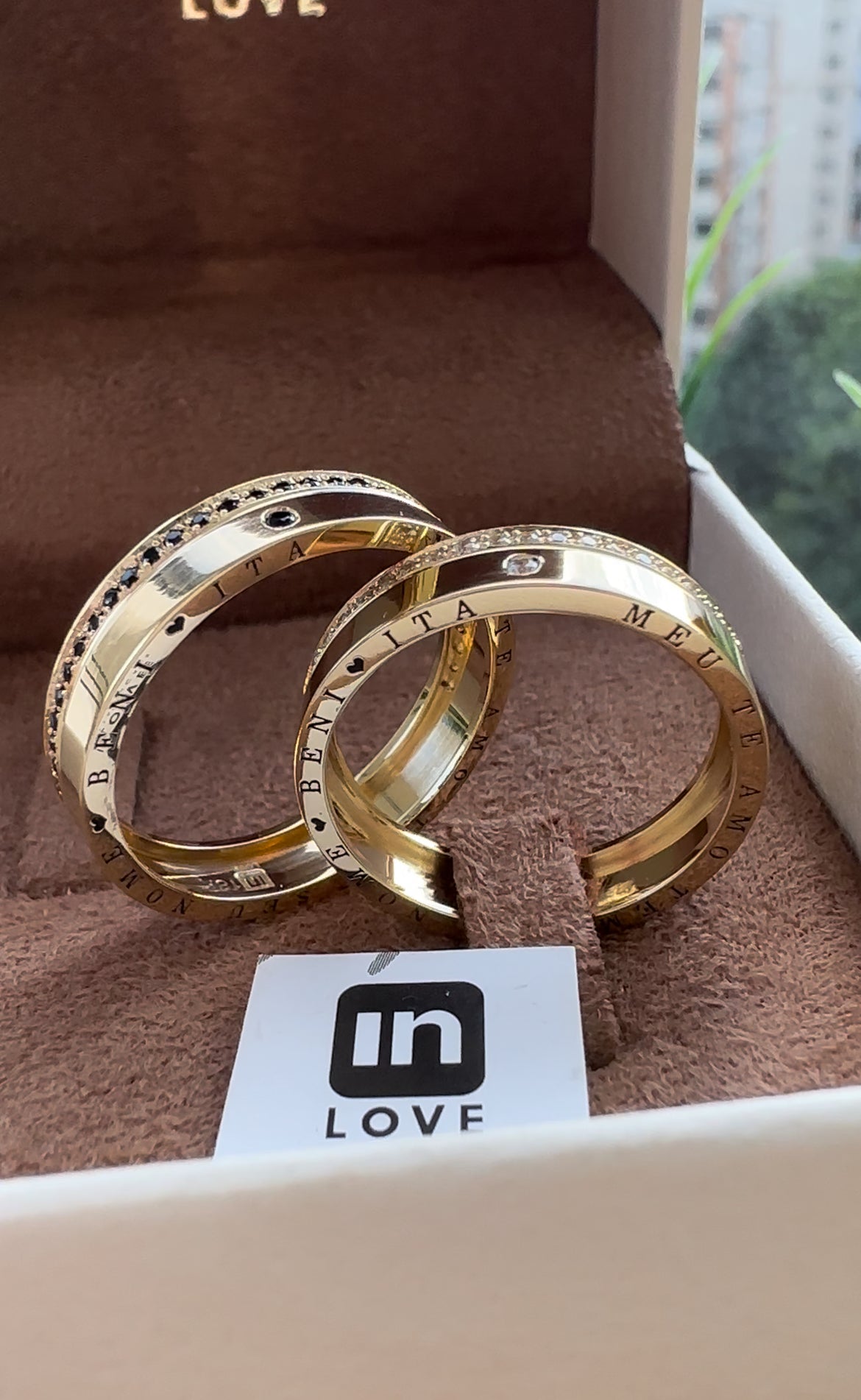 Alianças de Casamento em Ouro 18k - Modelo Lírios Duo | 5mm | 12x R$756,66