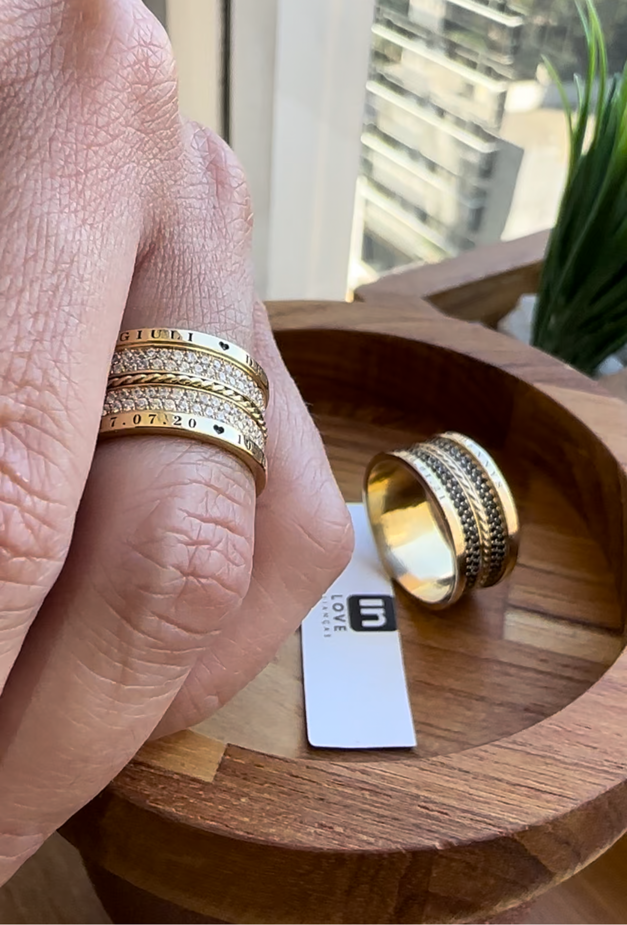 Alianças de Casamento em Ouro 18k - Modelo Desejo | 10mm | 12x R$1.249,16