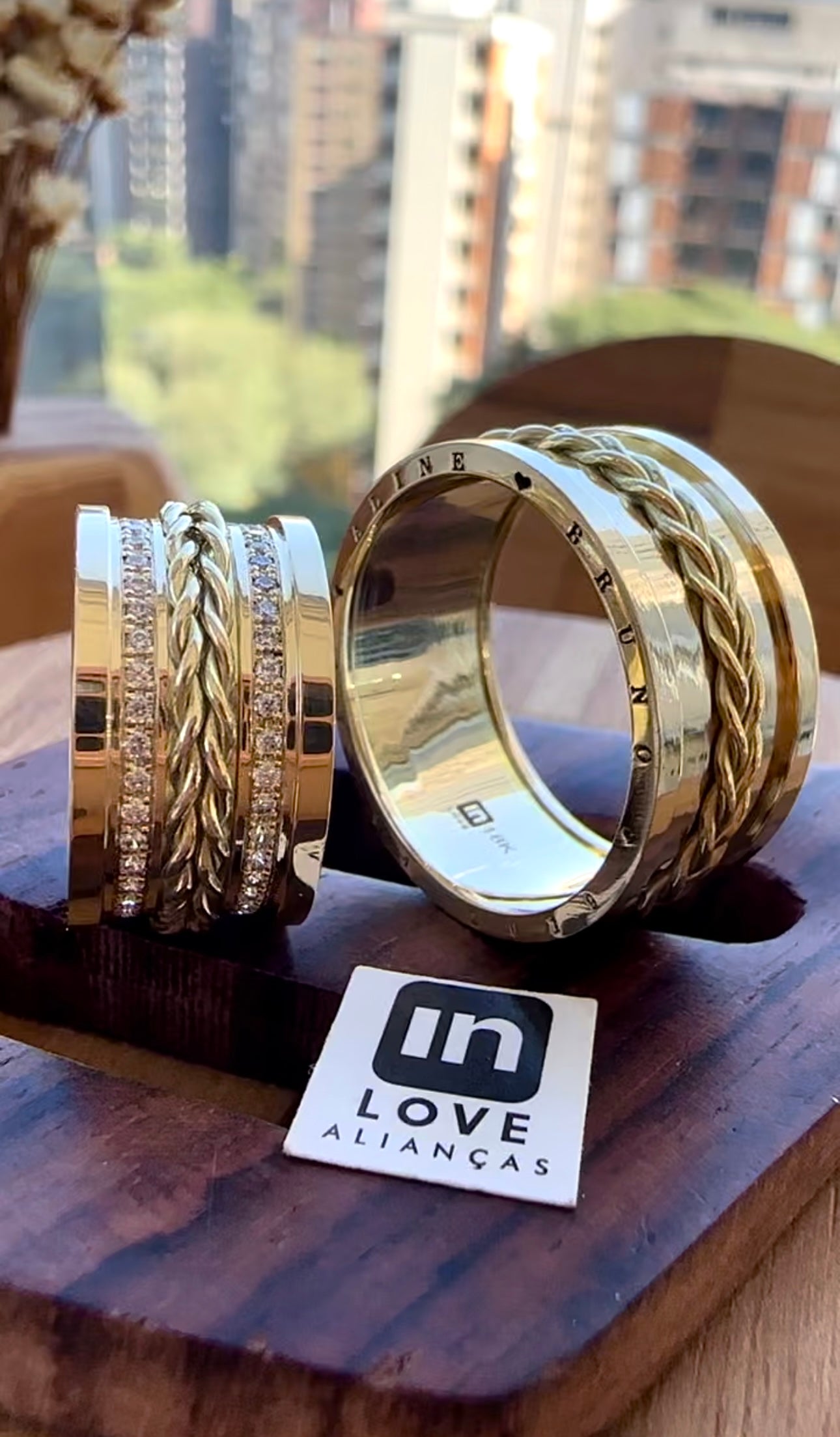 Alianças de Casamento em Ouro 18k - Modelo Nosso Santo Bateu| 10mm | 12x R$1.582,5