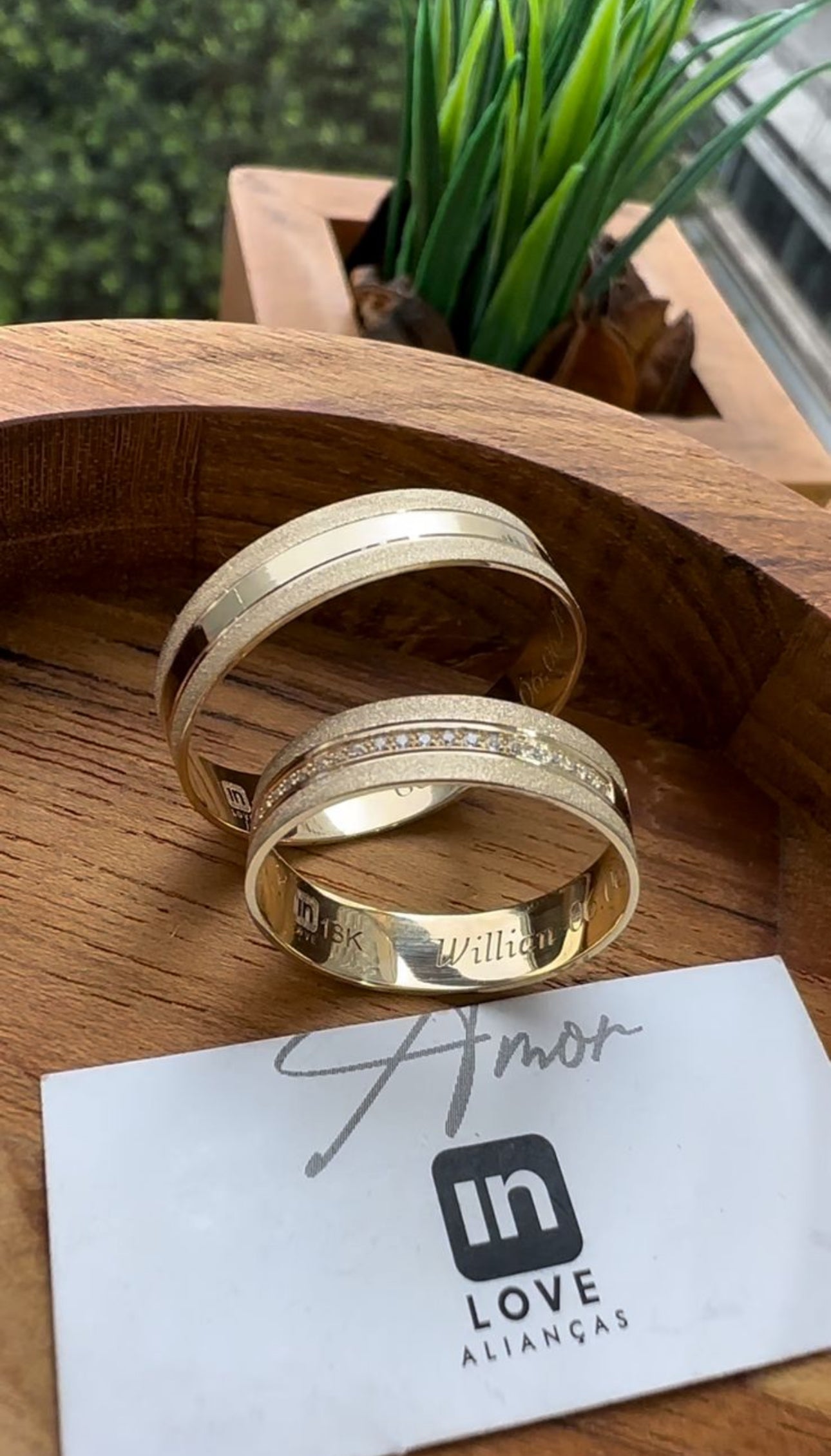 Alianças de Casamento em Ouro 18k - Modelo Amado | 5mm | 12x R$353,33