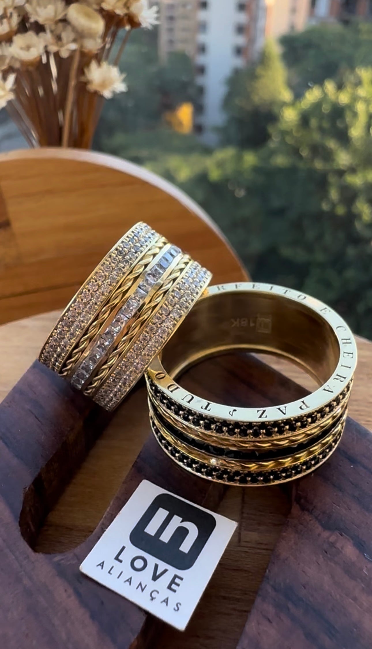 Alianças de Casamento em Ouro 18k - Modelo Ainda Bem | 10mm | 12x R$2.166 Sem Juros