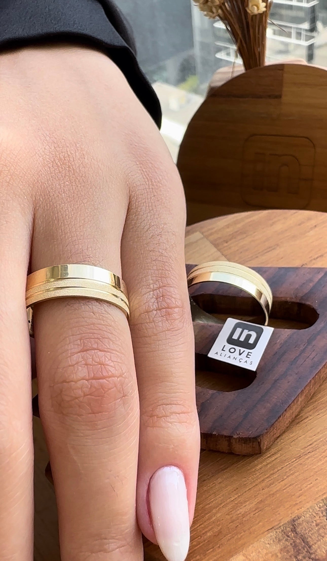 Alianças de Casamento em Ouro 18k - Modelo Verdadeiro Amor | 6mm | 12x R$333