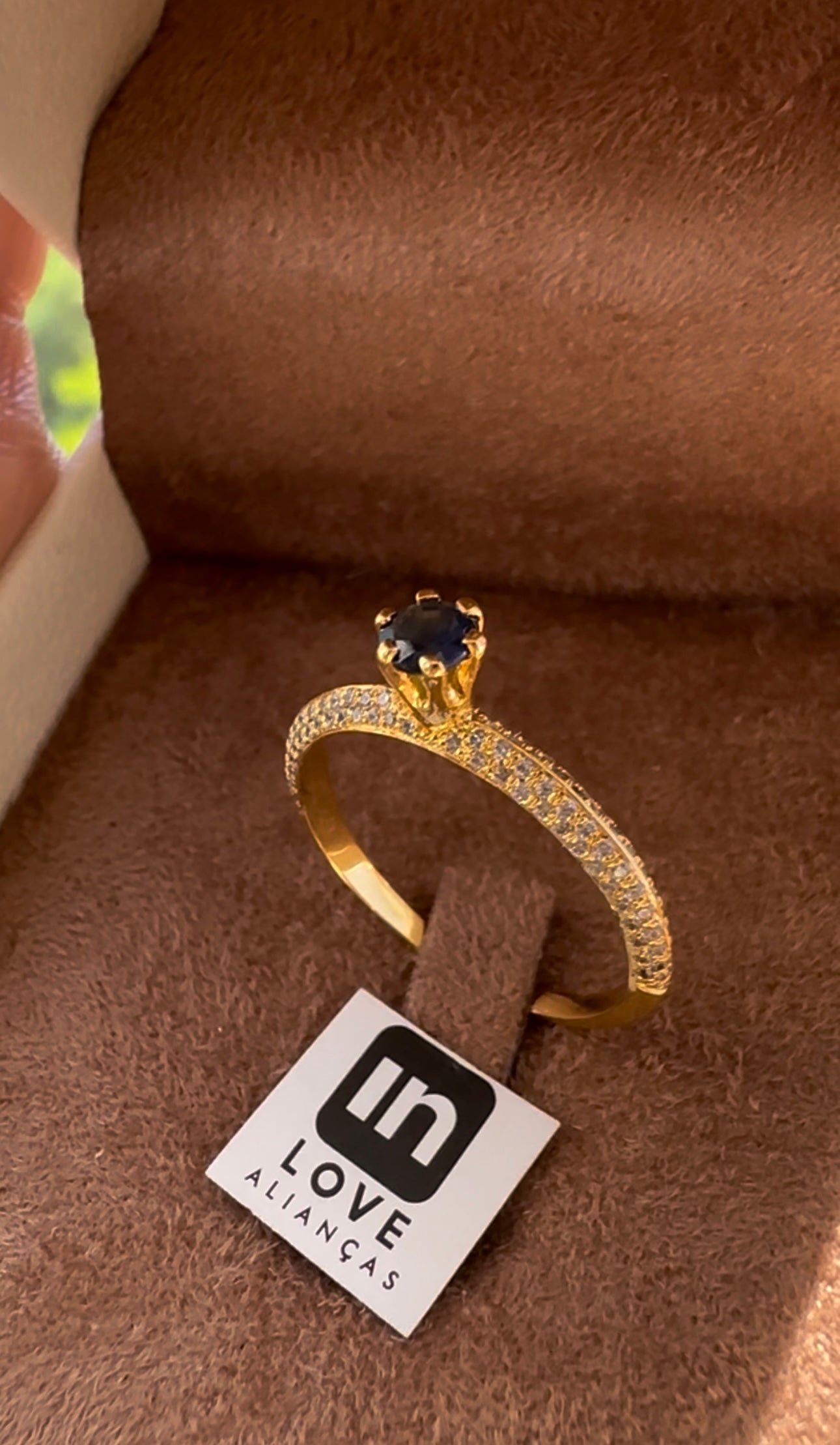 Anel Eu Amo Você em Ouro 18k | Diamantes e Safira - 12x R$766,66