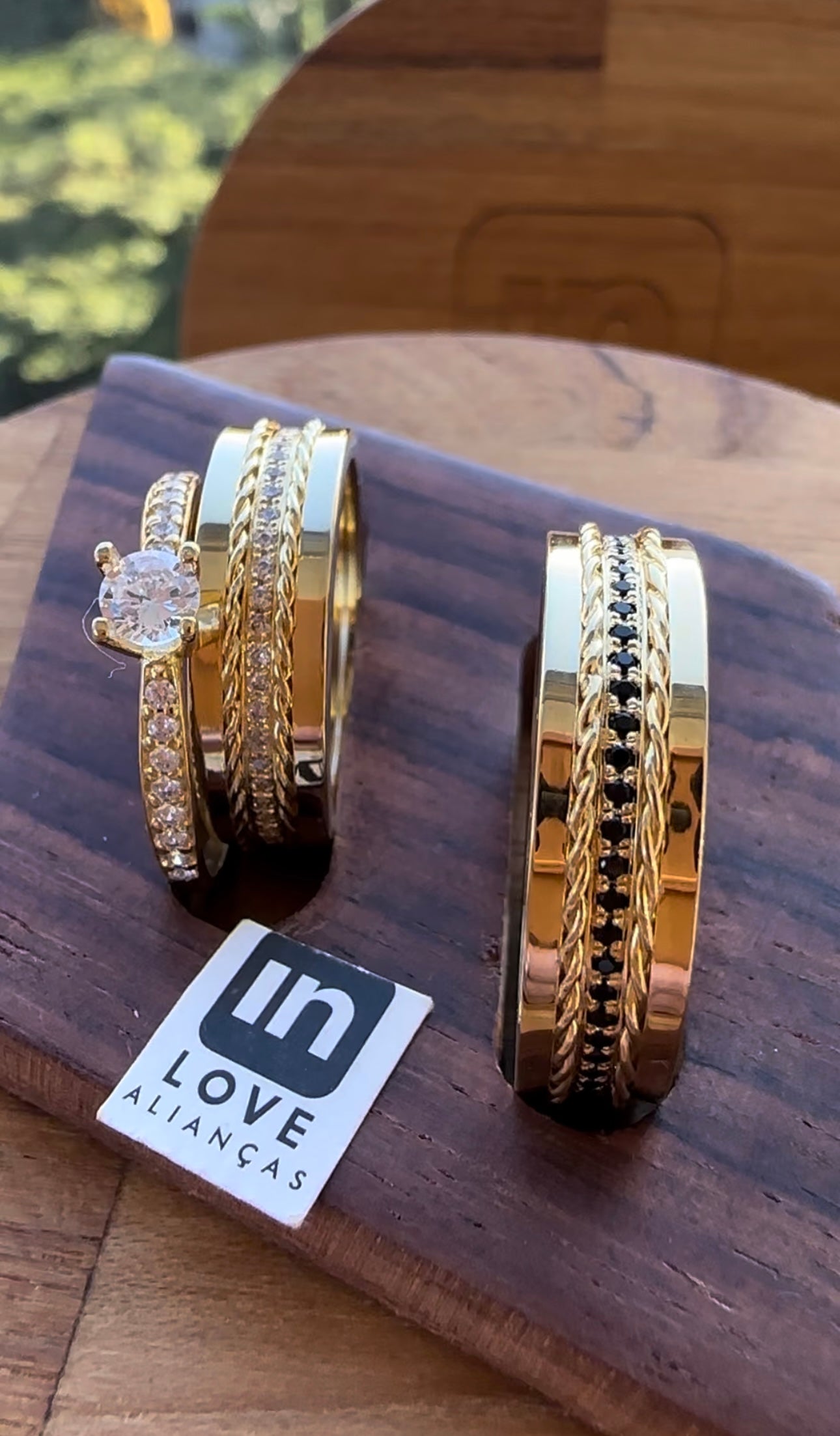 Alianças de Casamento em Ouro 18k - Modelo Bem Que Se Quis | 6mm | 12x R$833