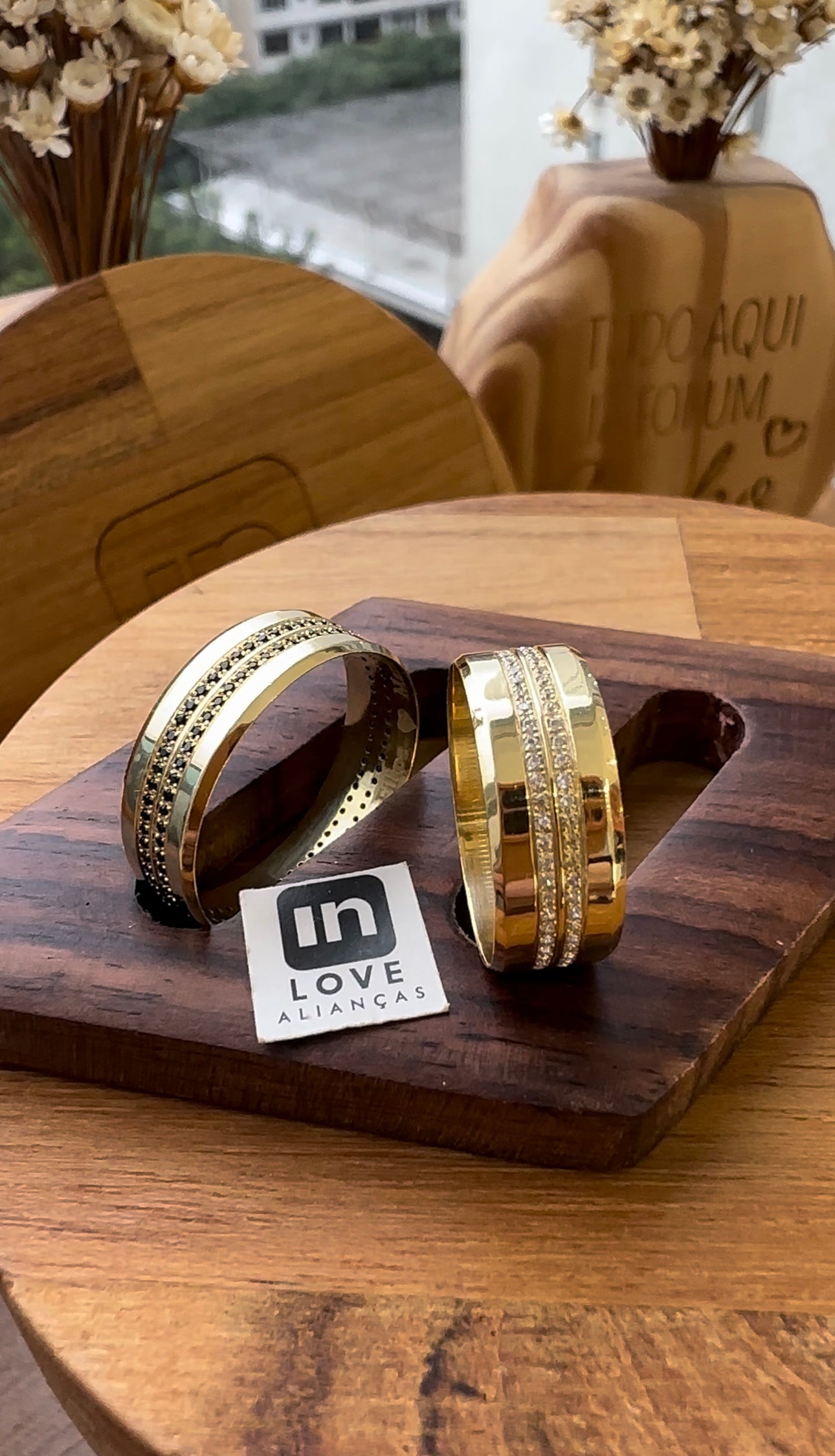 Alianças de Casamento em Ouro 18k - Modelo Meu Sorriso | 7mm | 12x R$583