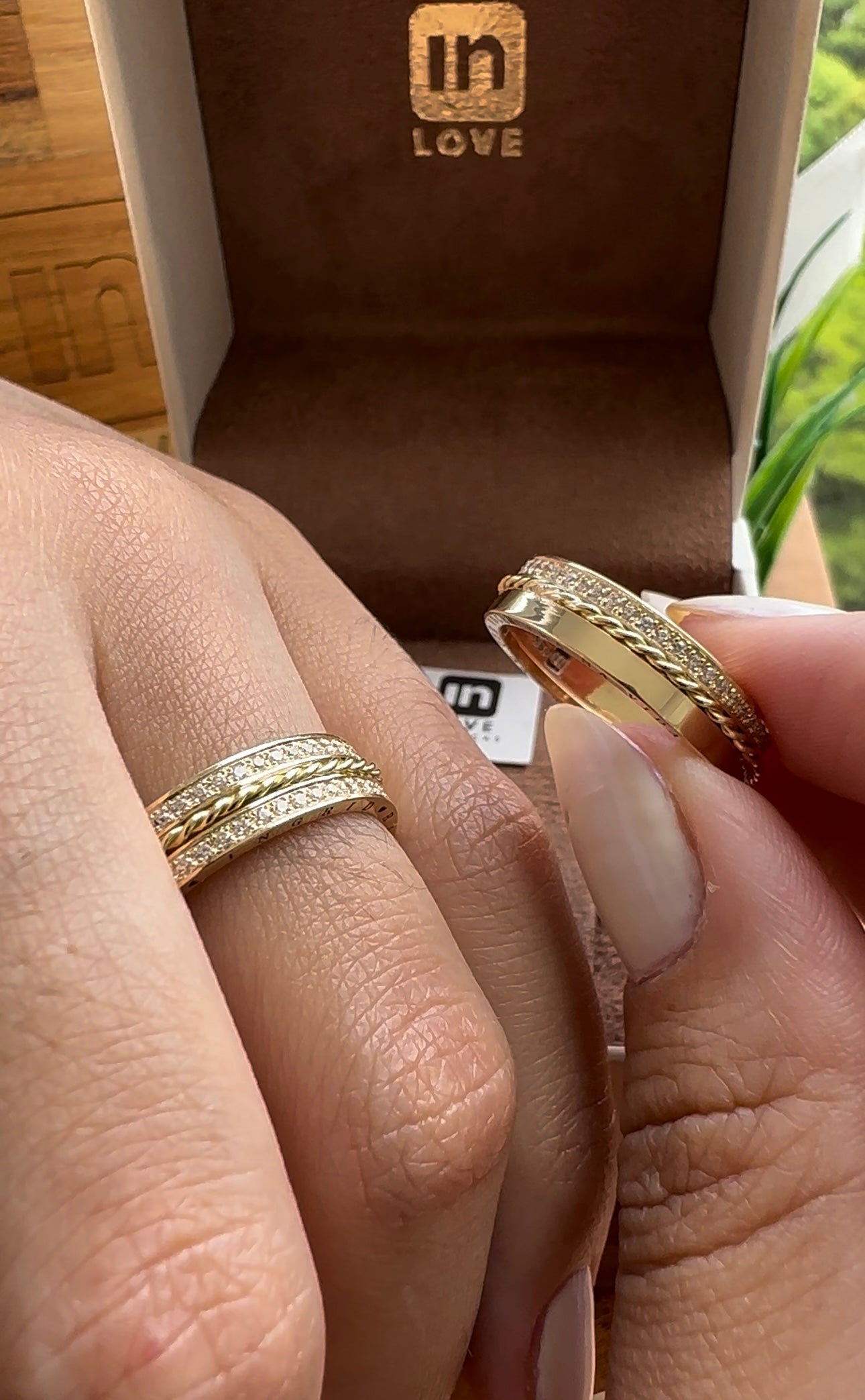 Alianças de Casamento em Ouro 18k - Modelo Doce Amor | 5mm | 12x R$978,33