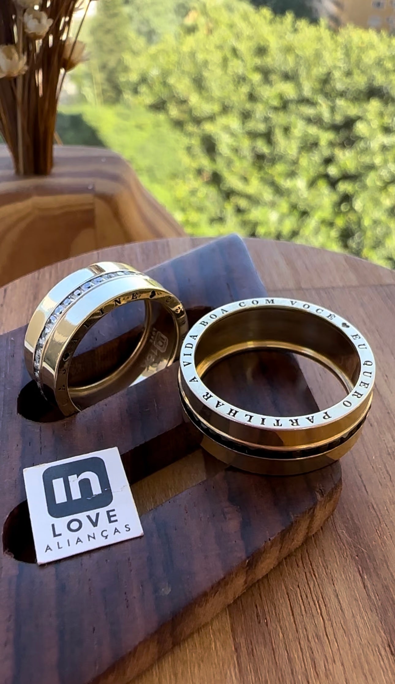 Alianças de Casamento em Ouro 18k - Modelo Apaixonado | 8mm | 12x R$1.499