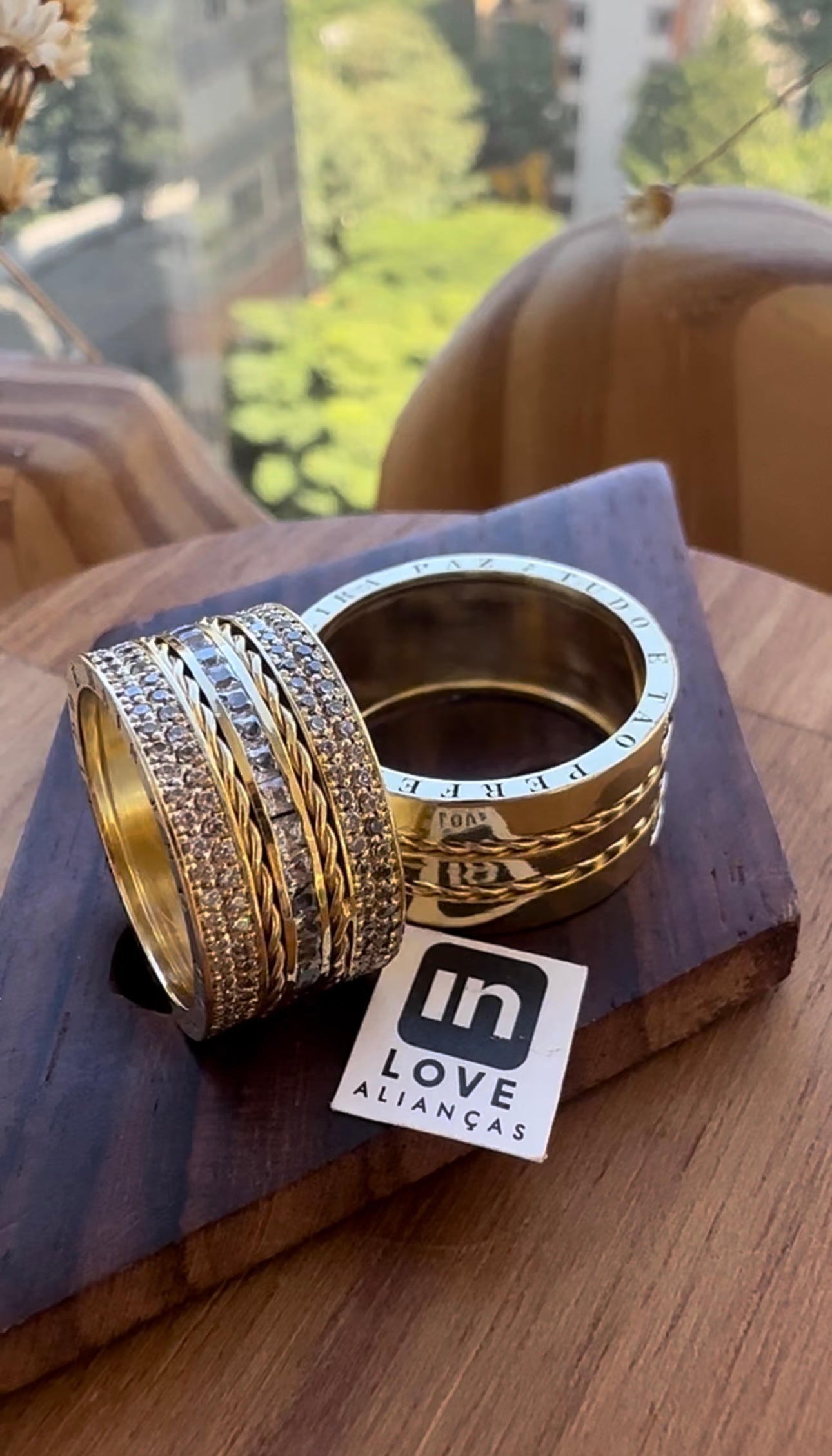 Alianças de Casamento em Ouro 18k - Modelo Ainda Bem | 10mm | 12x R$1.890