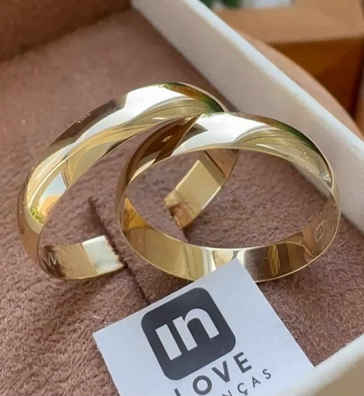 Alianças de Casamento em Ouro 18k - Modelo Tradicional | 4mm | 12x R$299