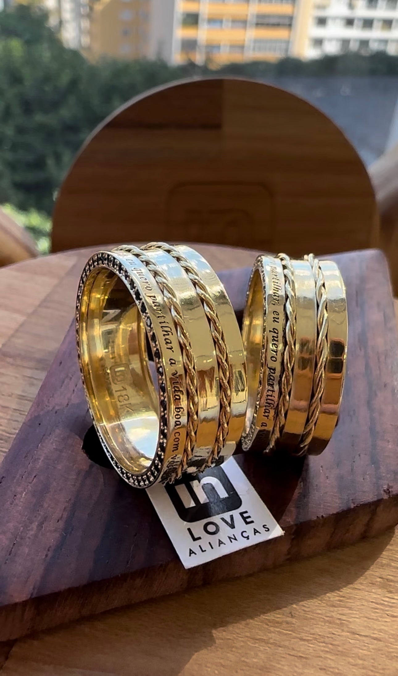 Alianças de Casamento em Ouro 18k - Modelo Partilhar | 8mm | 12x R$1.325
