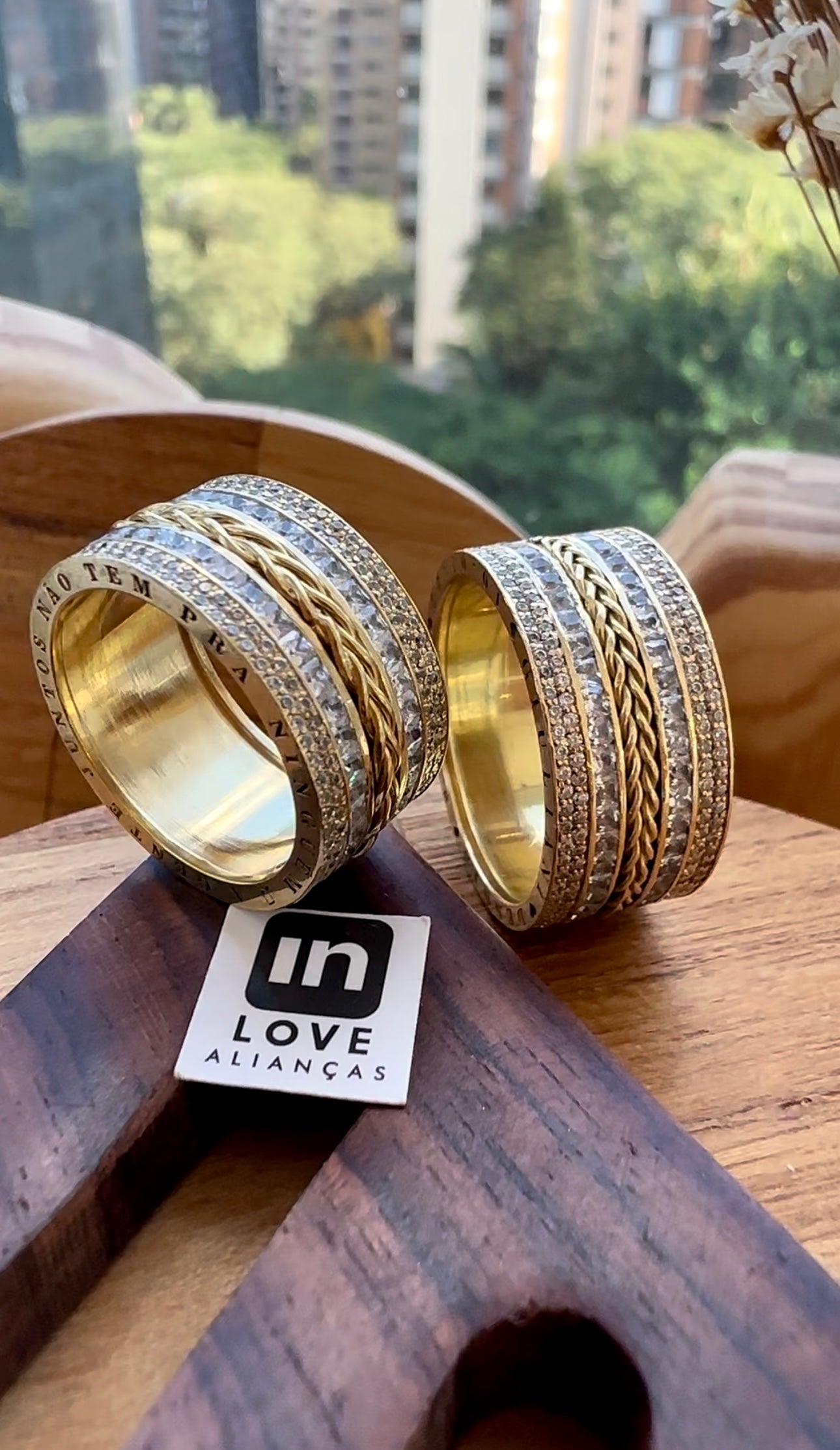 Alianças de Casamento em Ouro 18k - Modelo A Gente Junto | 10mm | 12x R$2.165,83