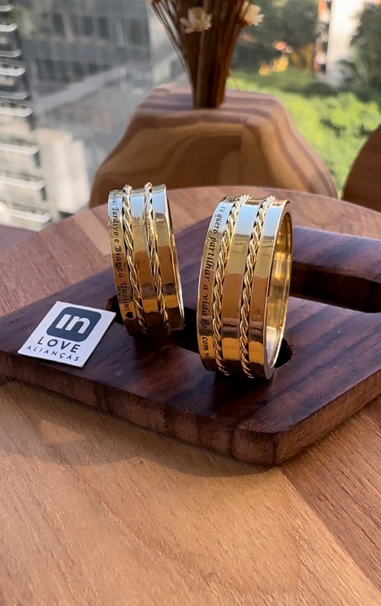 Alianças de Casamento em Ouro 18k - Modelo Partilhar | 8mm | 12x R$1.325