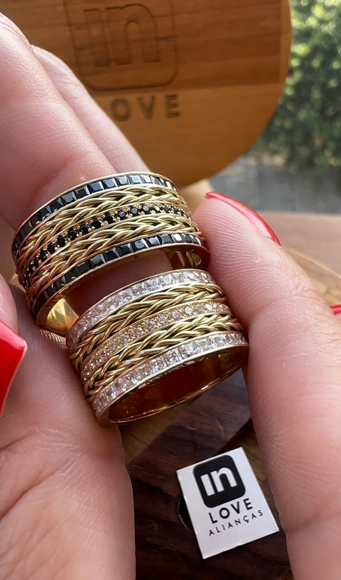 Alianças de Casamento em Ouro 18k - Modelo Paixão | 10mm |12xR$1.990
