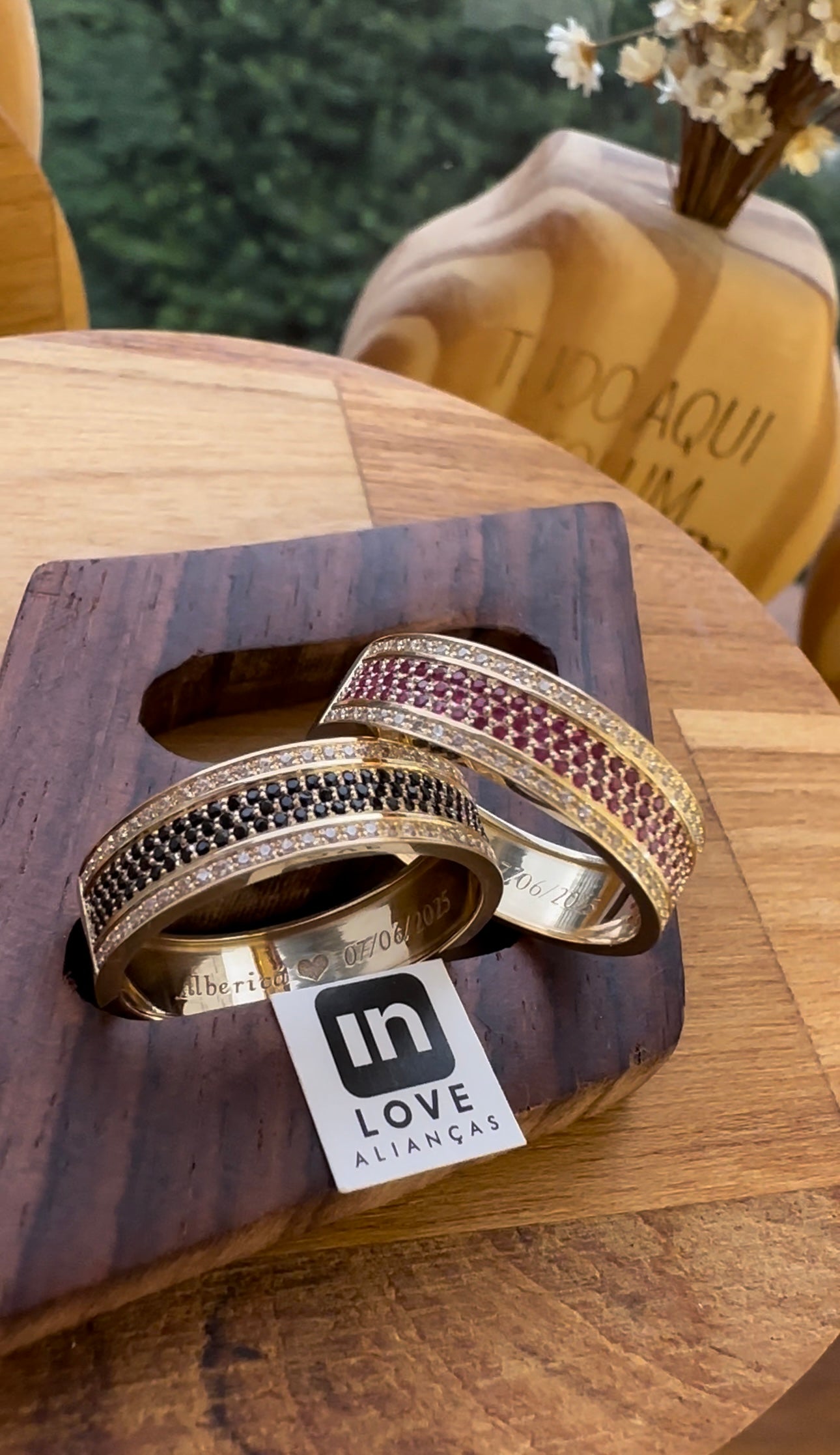Alianças de Casamento em Ouro 18k - Modelo Miragem Duo | 6mm | 12x R$1.165.83