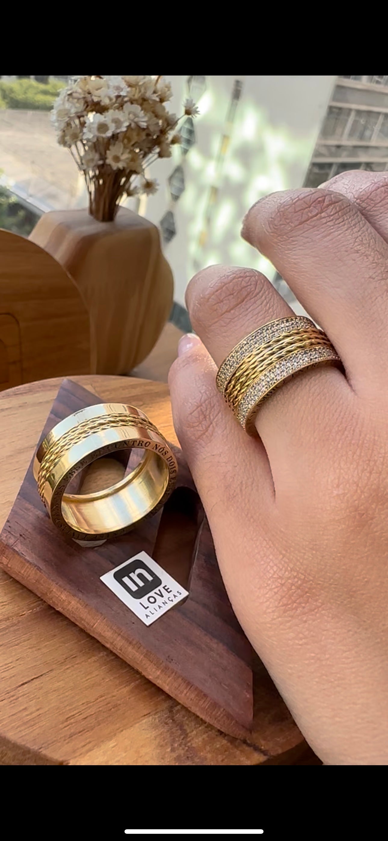 Alianças de Casamento em Ouro 18k - Modelo Esse Amor | 10mm | 12x R$1.915