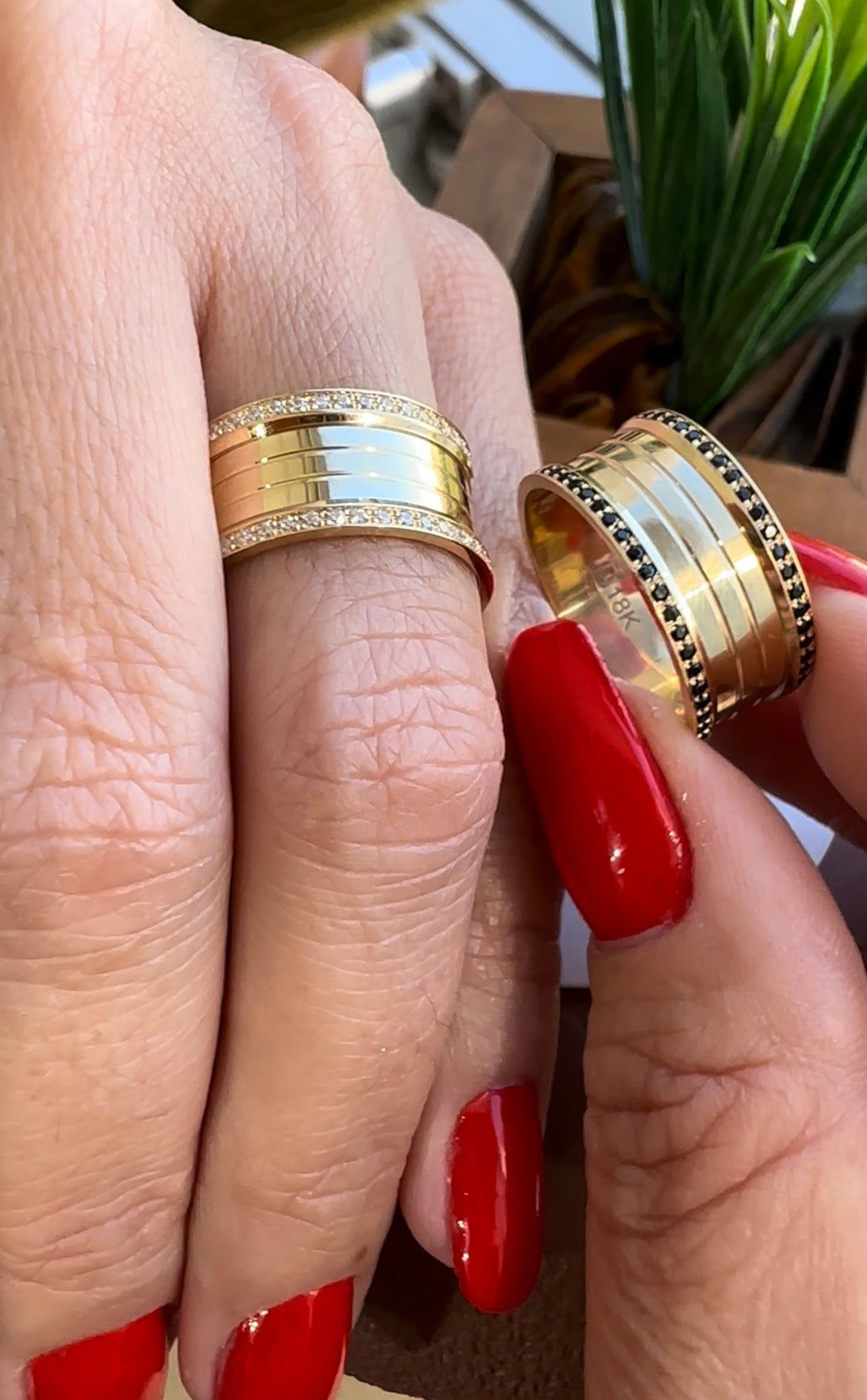 Alianças de Casamento em Ouro 18k - Modelo Paraíso | 9mm | 12x R$980