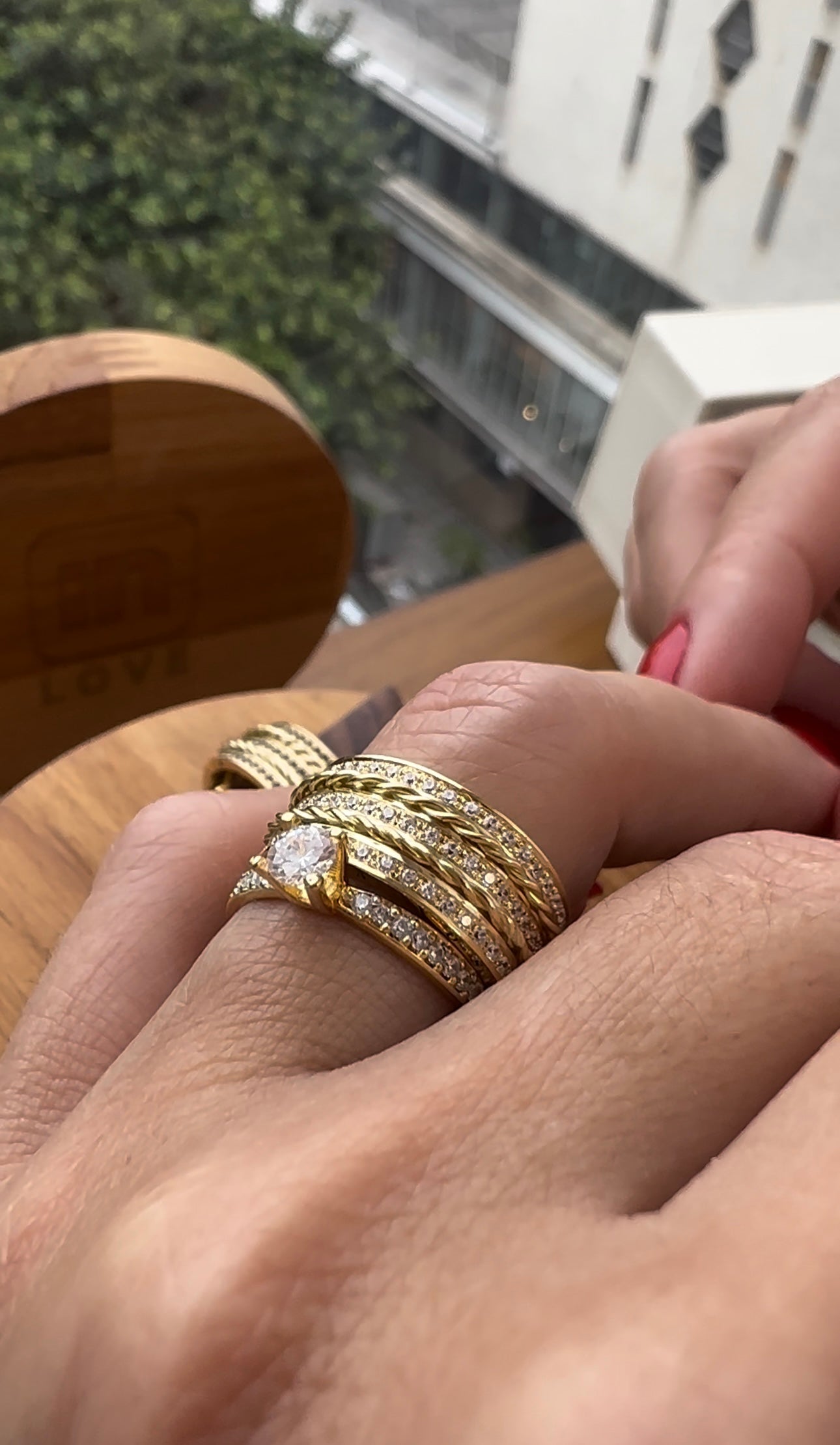 Alianças de Casamento em Ouro 18k - Modelo Momentos | 8mm | 12x R$1.083