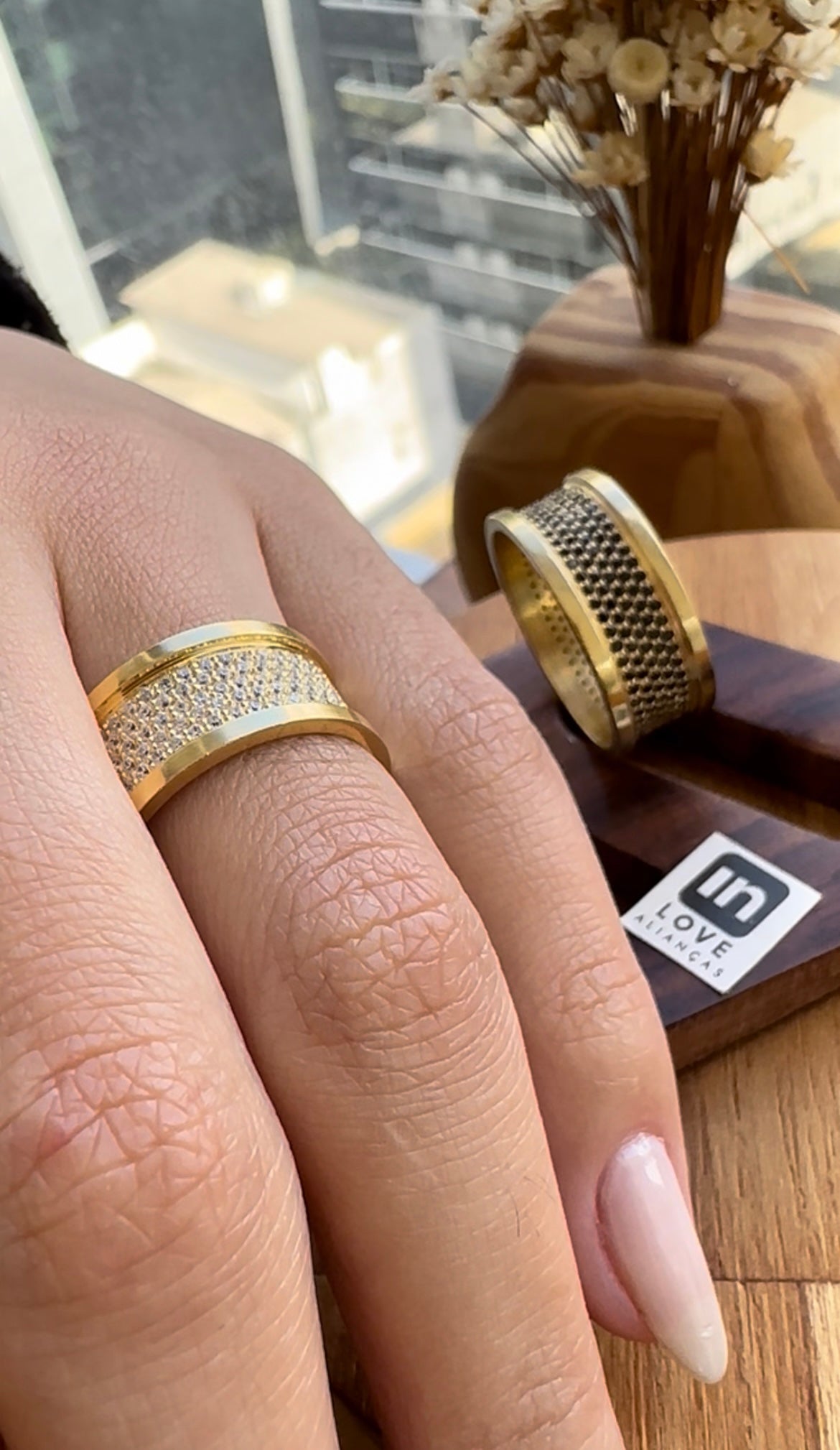 Alianças de Casamento em Ouro 18k - Modelo Intense Duo | 9mm | 12x R$1.233,33